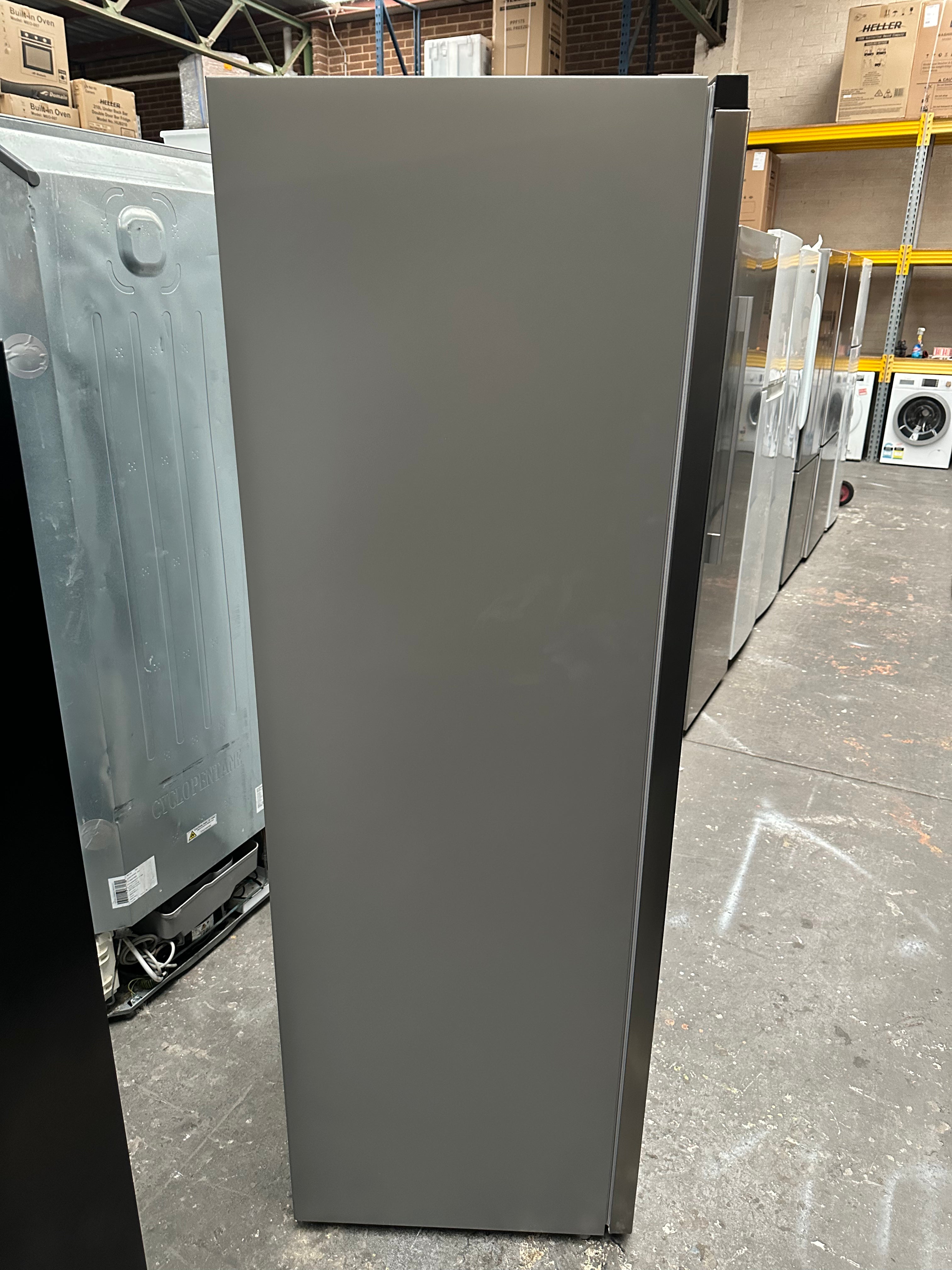 Brand New Euro Appliances Upright Freezer 204L Stainless Steel EF204VFSS - Energy Efficient Home & Commercial Freezer with 3 Year Warranty | Perfect for Kitchen, Restaurant, Grocery Store & Garage Storage