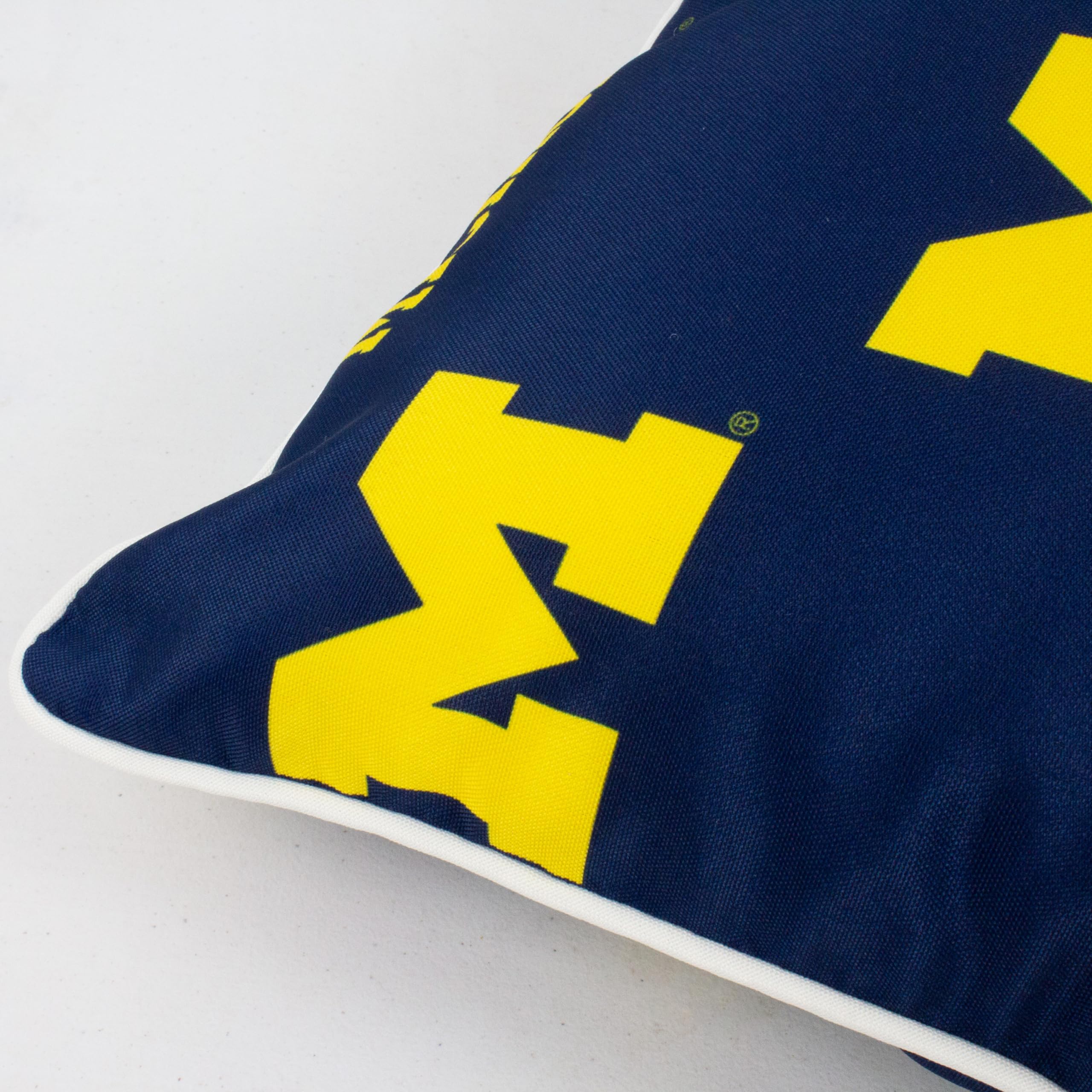 Michigan Wolverines College Covers Outdoor Decorative Pillow Set - 2 Pack Waterproof Throw Pillows for Patio, Lawn, Dorm Room & Game Day Decor