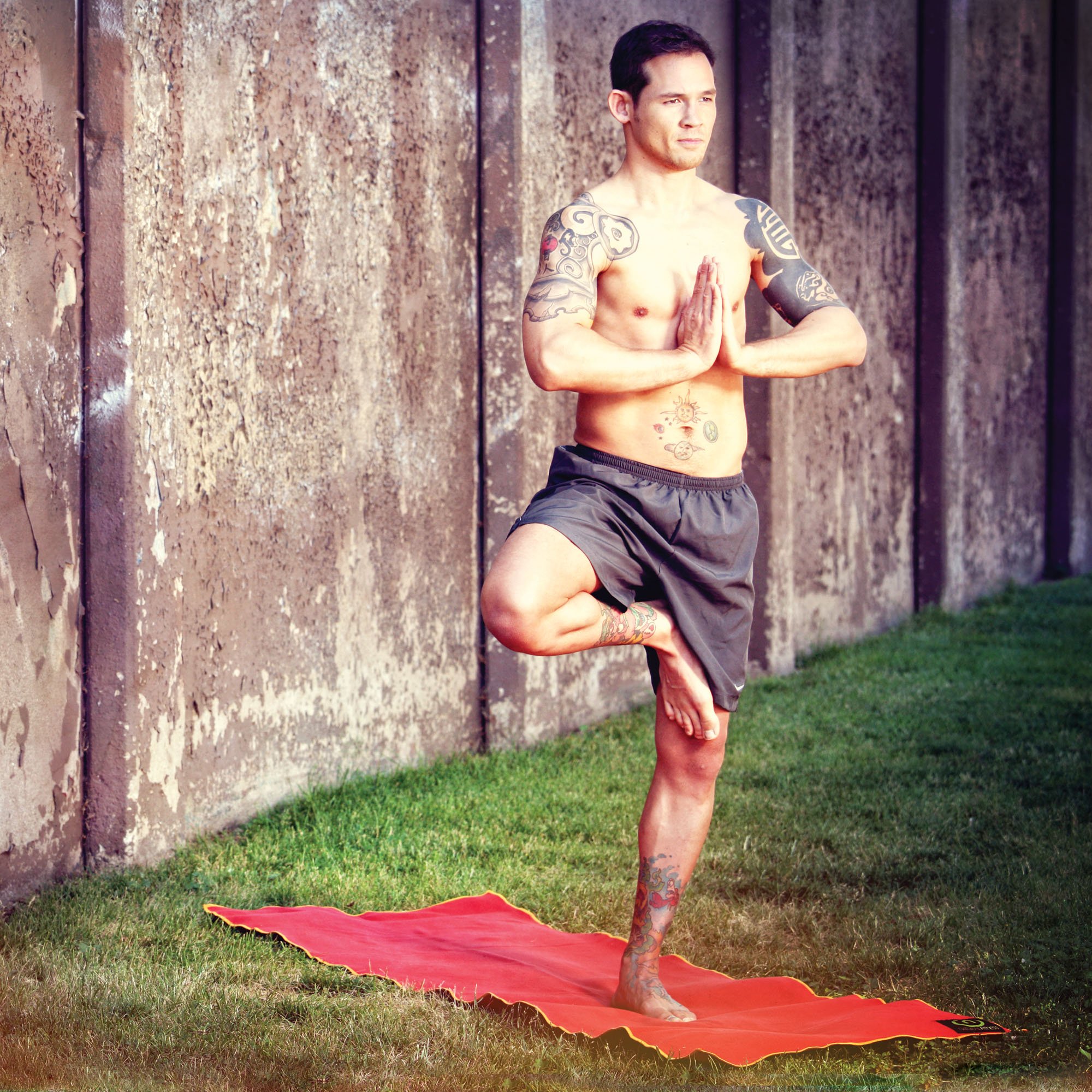 Premium Hot Yoga Microfiber Towel - Ultra Lightweight, Quick Dry & Non-Slip - Perfect for Bikram Yoga, Pilates & Gym Workouts - Ideal for Hot Yoga Studios & Home Workouts
