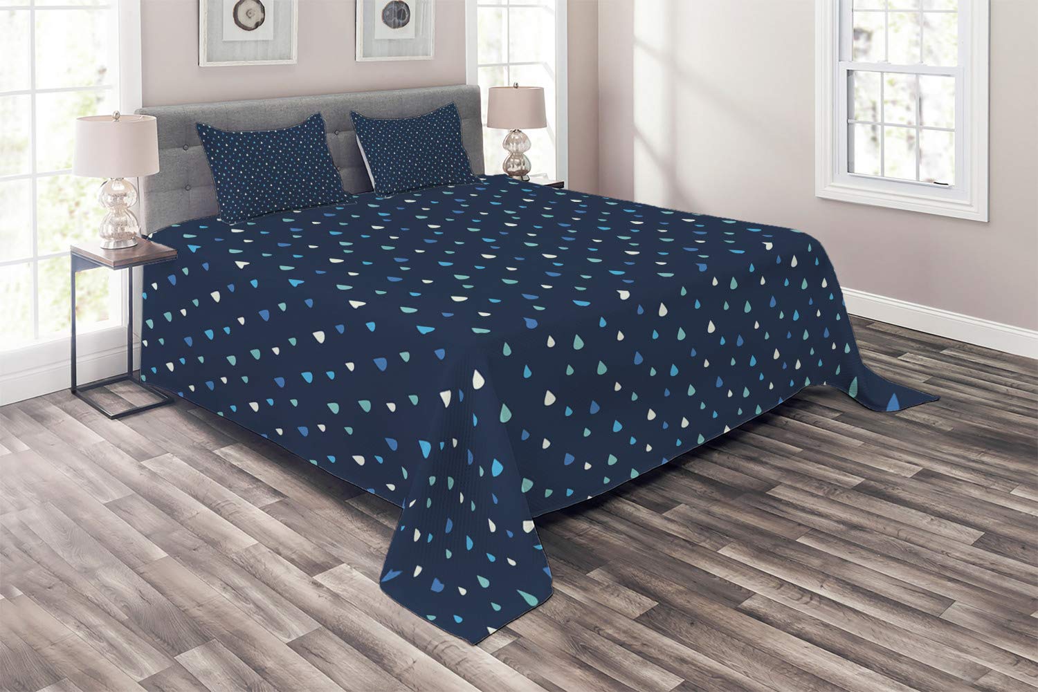 Ambesonne Indigo Quilt Set - King Size 3-Piece Water Droplet Pattern Bedspread with 2 Pillow Shams, Navy Blue & Turquoise Decorative Coverlet | Perfect for Coastal Bedroom, Guest Room or Boho Chic Home Decor
