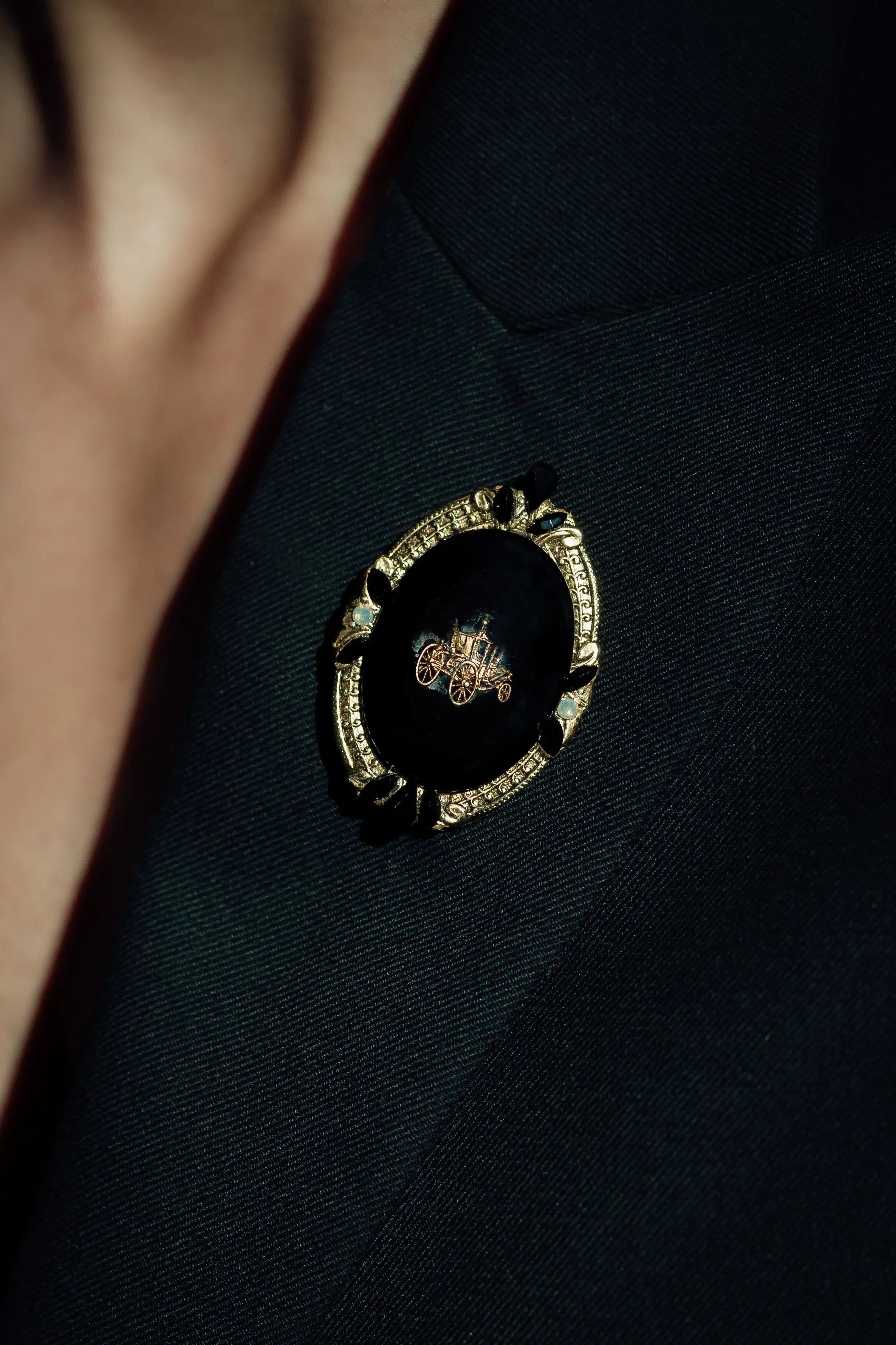 Collins Lapel Pin - Elegant & Stylish Lapel Pin for Men & Women - Perfect for Suits, Blazers, Formal Events & Gifts