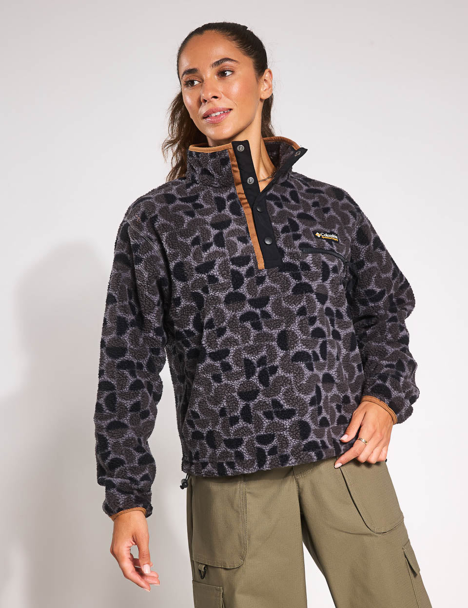 Helvetia II Cropped Sherpa Half Snap Printed Fleece Jacket - Black Retroscape | Vintage Style Women's Outerwear for Fall & Winter Fashion | Perfect for Casual Outings, Streetwear & Layering