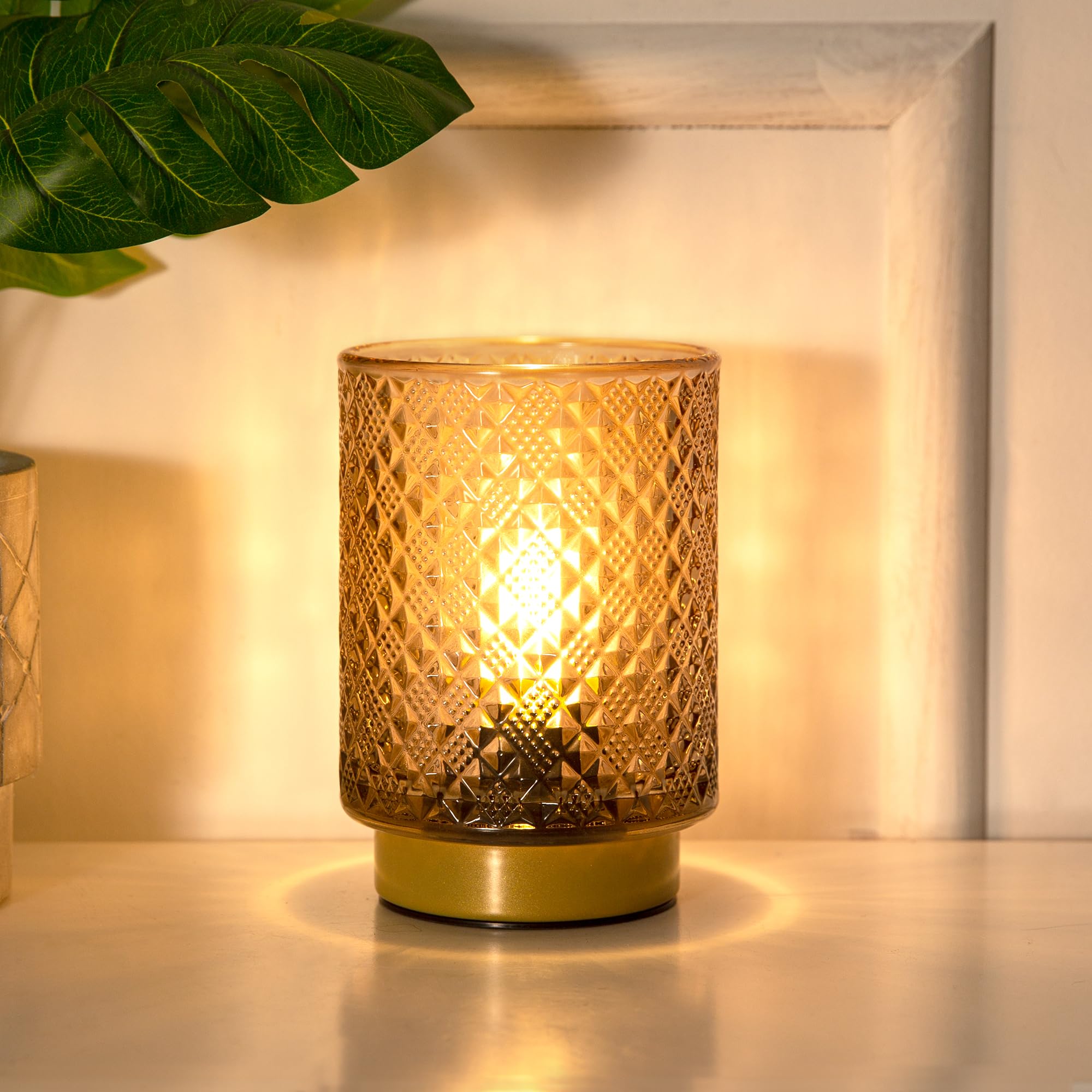 Battery Operated LED Table Lamp with Timer, Cordless Diamond Design Amber Glass Lamp for Bedside, Living Room, Entryway, and Outdoor Use