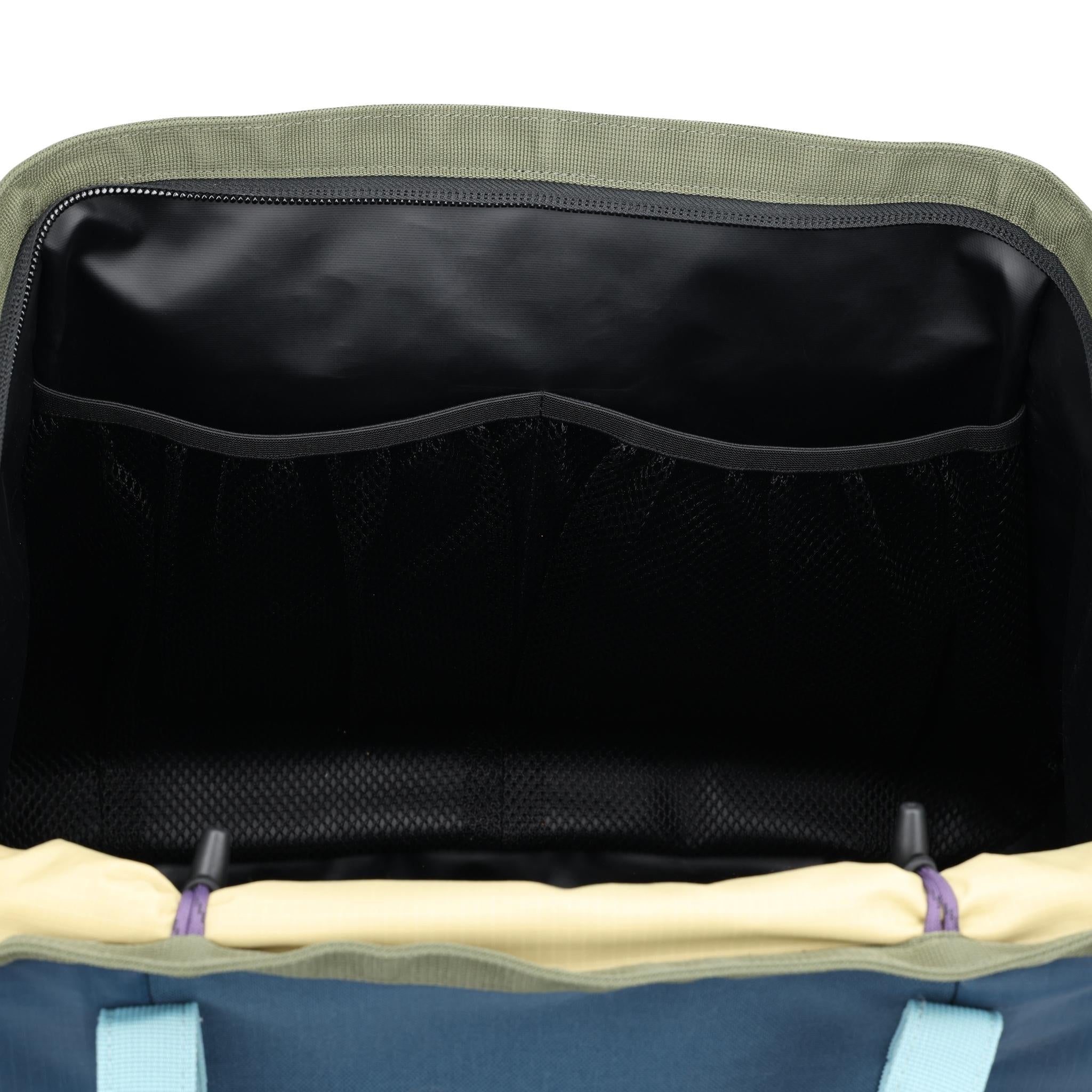 Durable Waterproof Mountain Gear Bag for Hiking & Camping - Outdoor Adventure Backpack for Travel & Trekking
