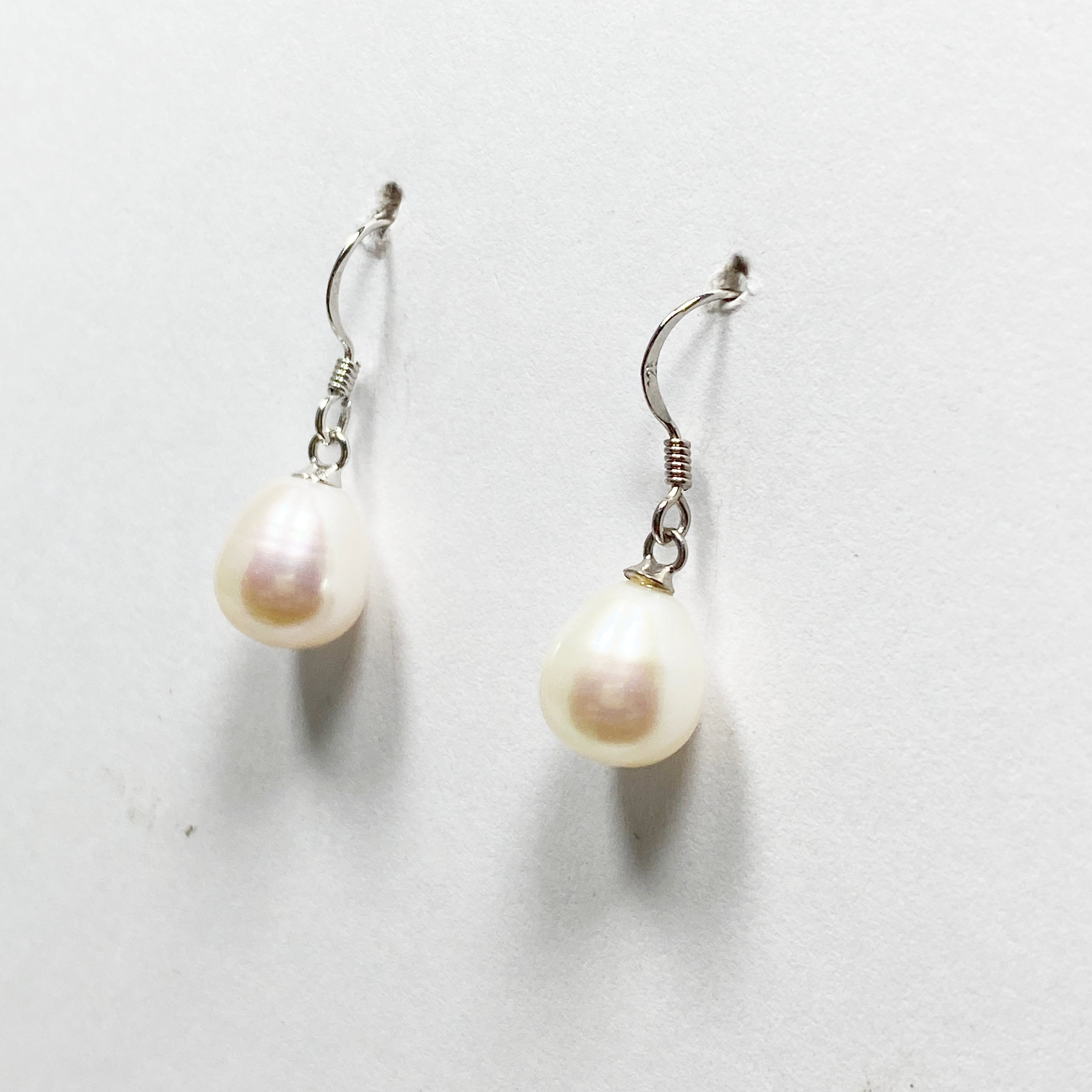 Exquisite Pearl Earrings PEGJ133 - Elegant & Timeless Jewelry for Women - Perfect for Weddings, Parties & Special Occasions
