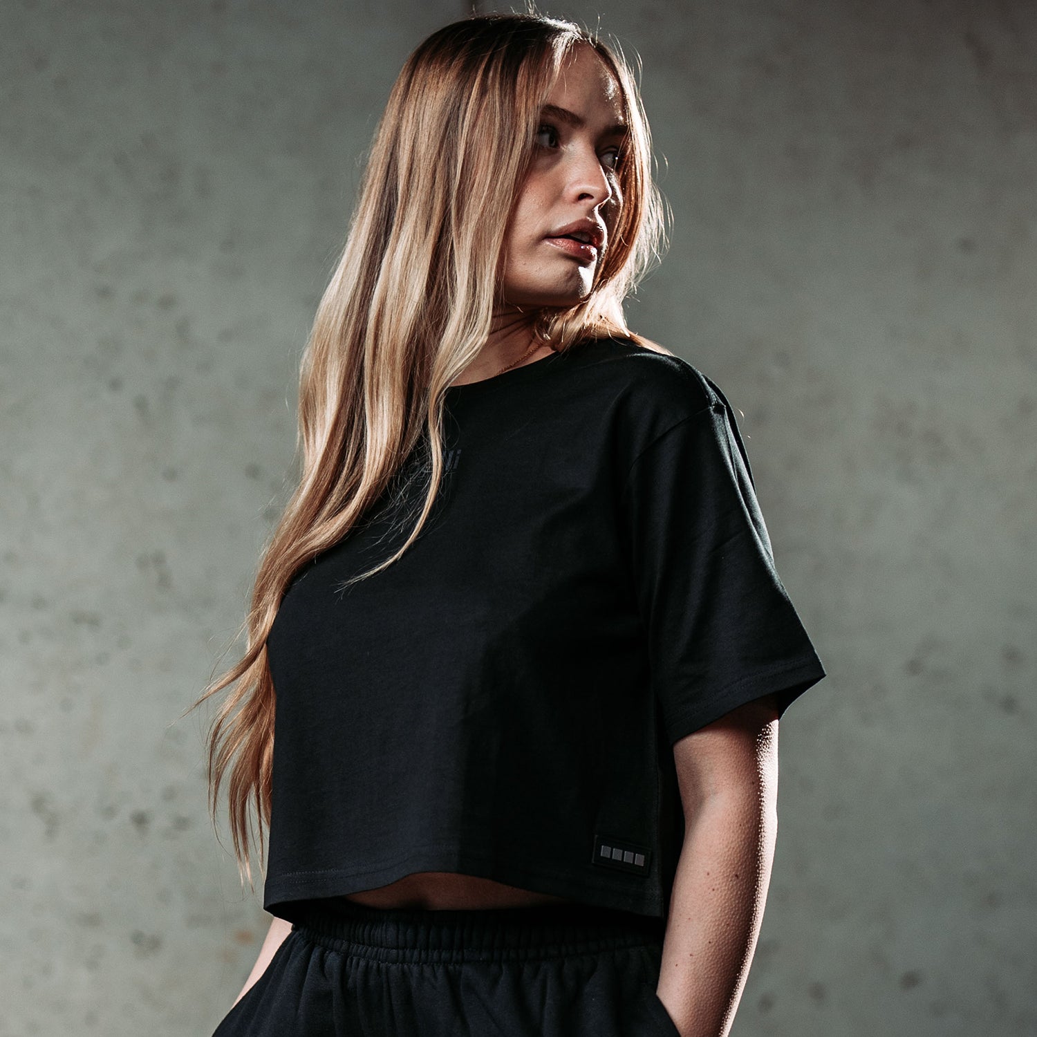 Women's Oversized Cropped T-Shirt - Soft Tonal Colors for Casual Wear & Street Style Outfits | Perfect for Layering, Everyday Comfort & Trendy Looks