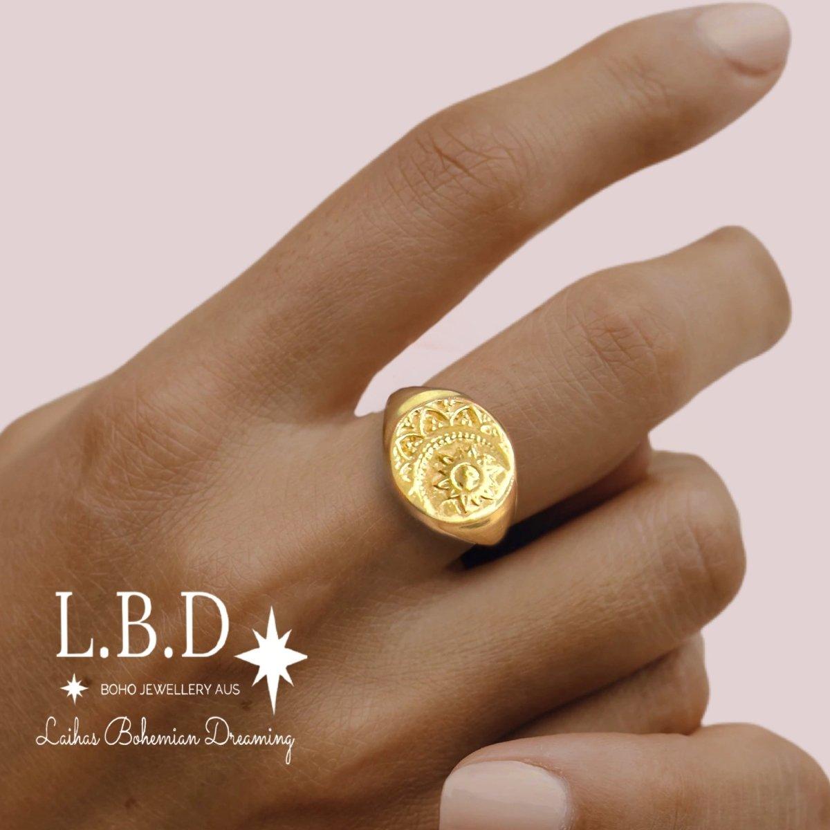 Laihas La Luna Sun & Moon Gold Signet Ring for Women - Elegant Celestial Jewelry - Perfect for Everyday Wear, Gifts & Special Occasions