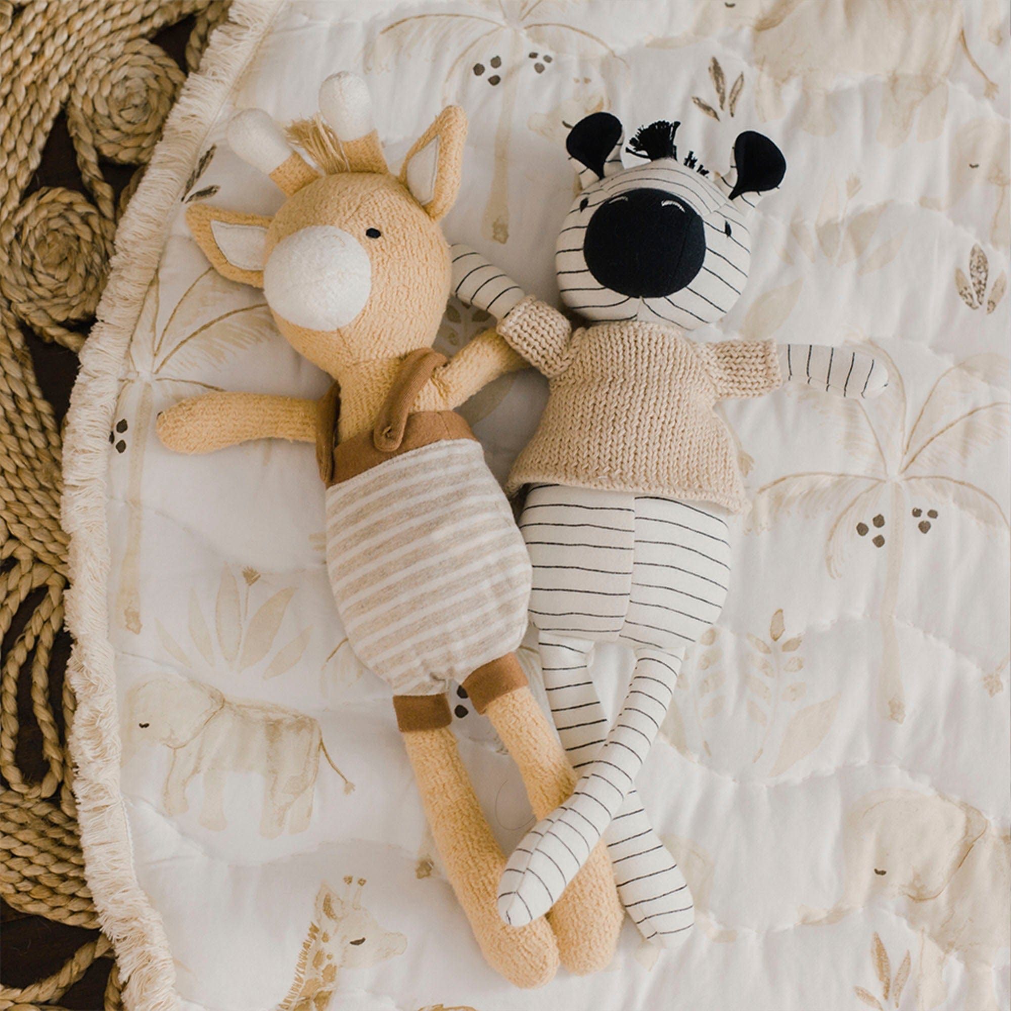 Soft Jojo Giraffe Plush Stuffed Animal Toy for Babies & Kids | Cute Nursery Decor, Baby Shower Gift, Toddler Comfort Toy