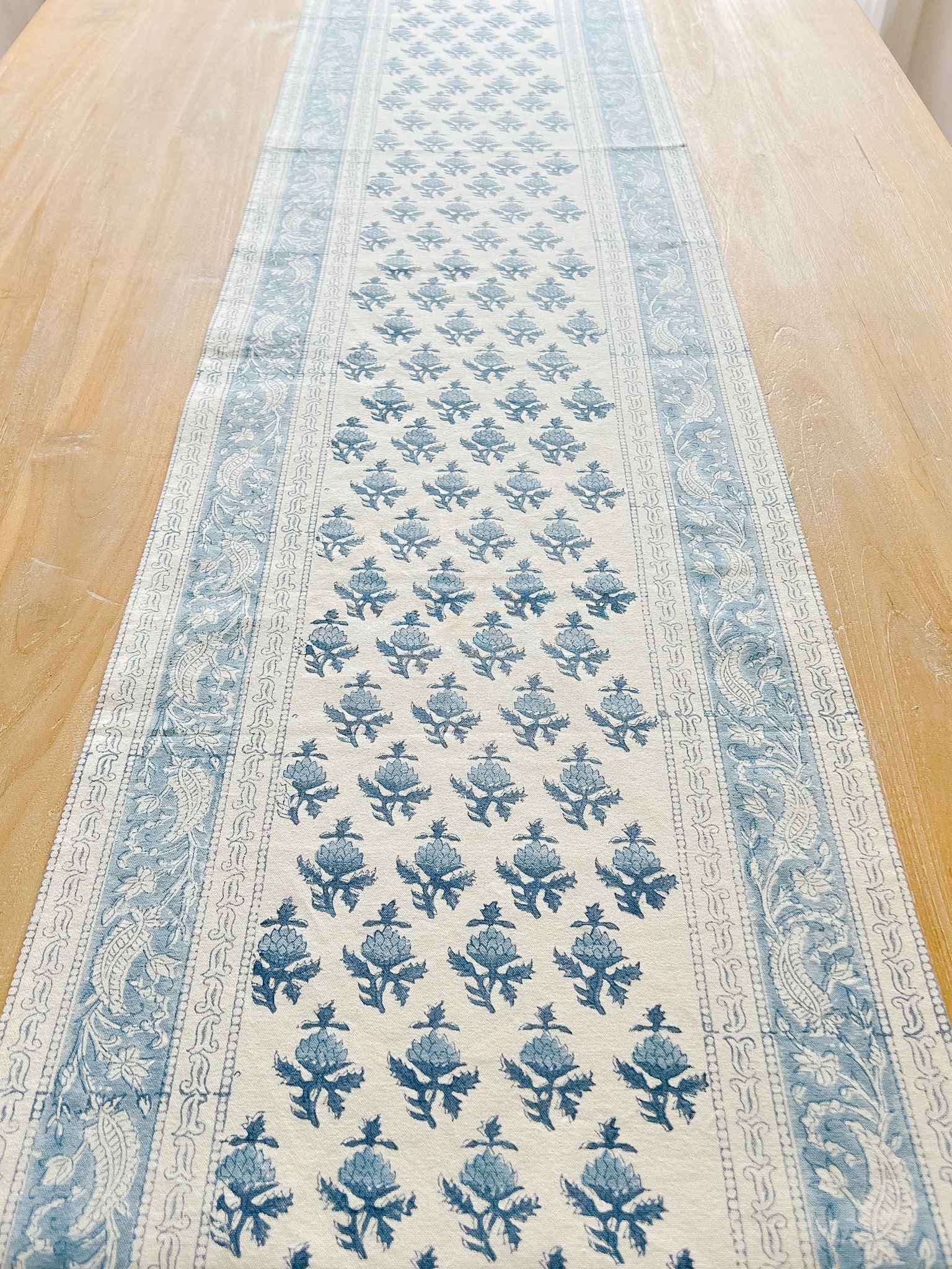 Elegant Madonna Table Runner - Premium Cotton Linen Dining Decor for Weddings, Holidays & Special Occasions
