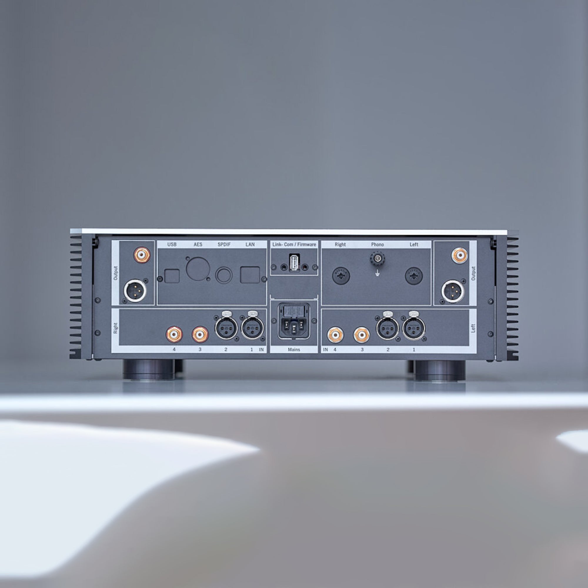 Soulution Audio 326 High-End Preamplifier - Premium Stereo Preamp for Audiophiles & Home Theater Systems - Perfect for Hi-Fi Audio, Recording Studios & Music Enthusiasts
