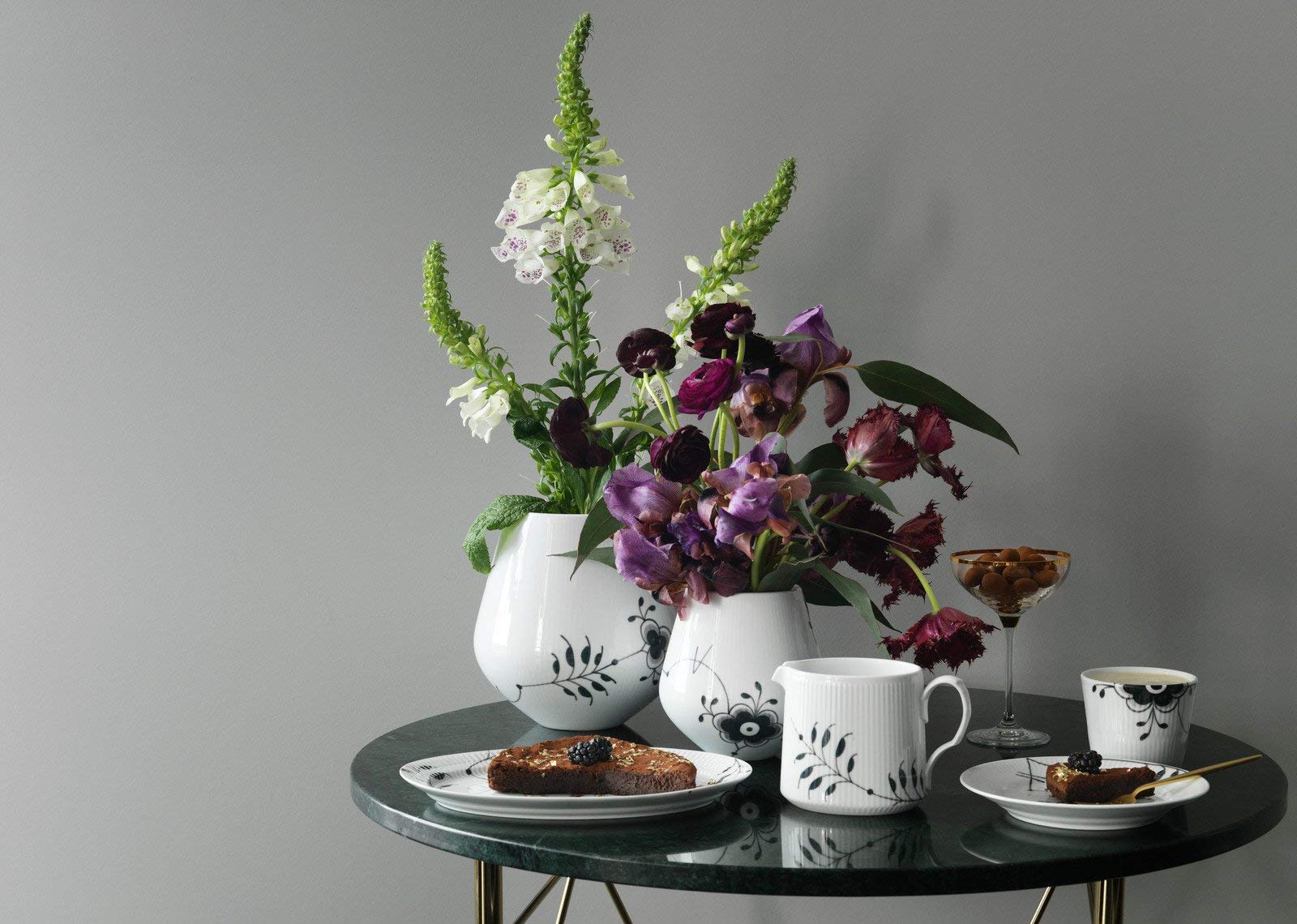 Royal Copenhagen Black Fluted Mega 6