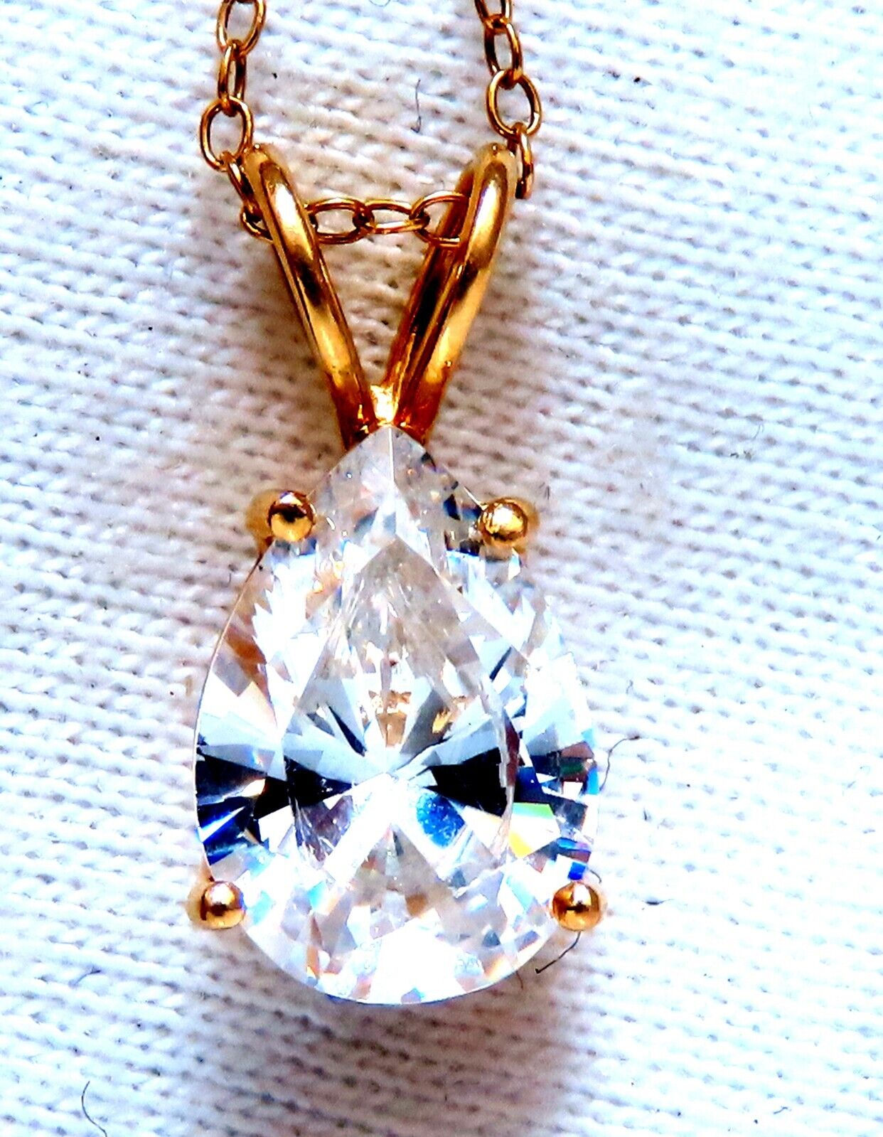 3 Carat Pear Cut Cubic Zirconia Solitaire Necklace in 14K Gold - Perfect for Weddings, Anniversaries & Special Occasions