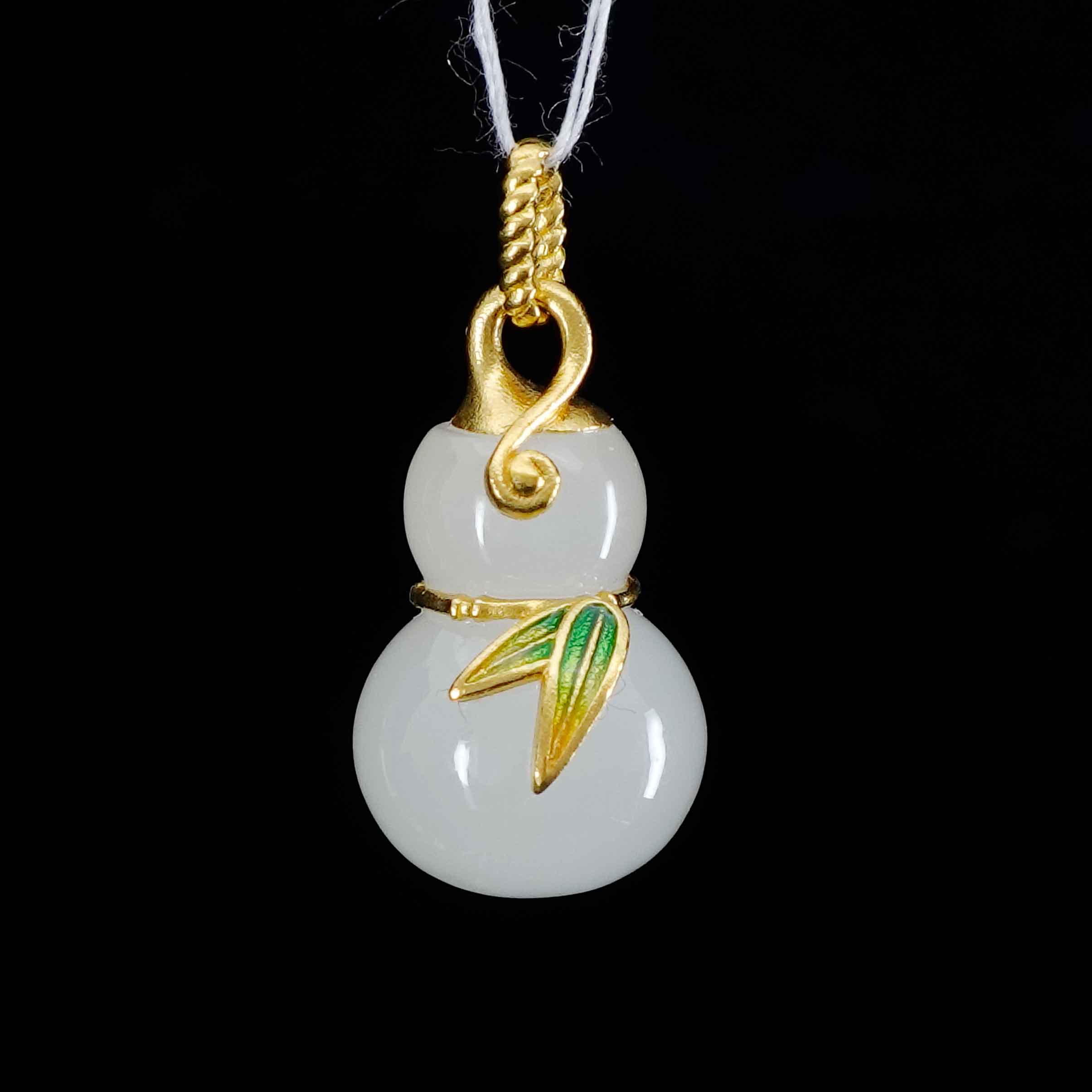 24K Gold Nephrite Jade Pendant for Women - Elegant Necklace Jewelry Gift for Birthday, Anniversary & Special Occasions