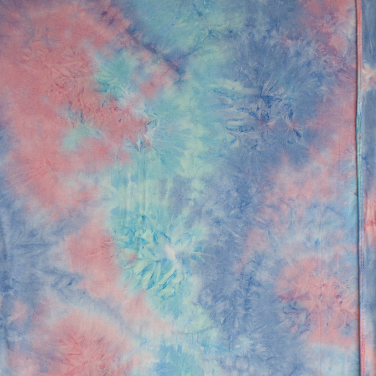 Fresh Cotton Candy Floss - Sweet & Fluffy Pink & Blue Cotton Candy for Parties, Carnivals & Events - Perfect for Birthday Celebrations, Fairs & Festive Gatherings