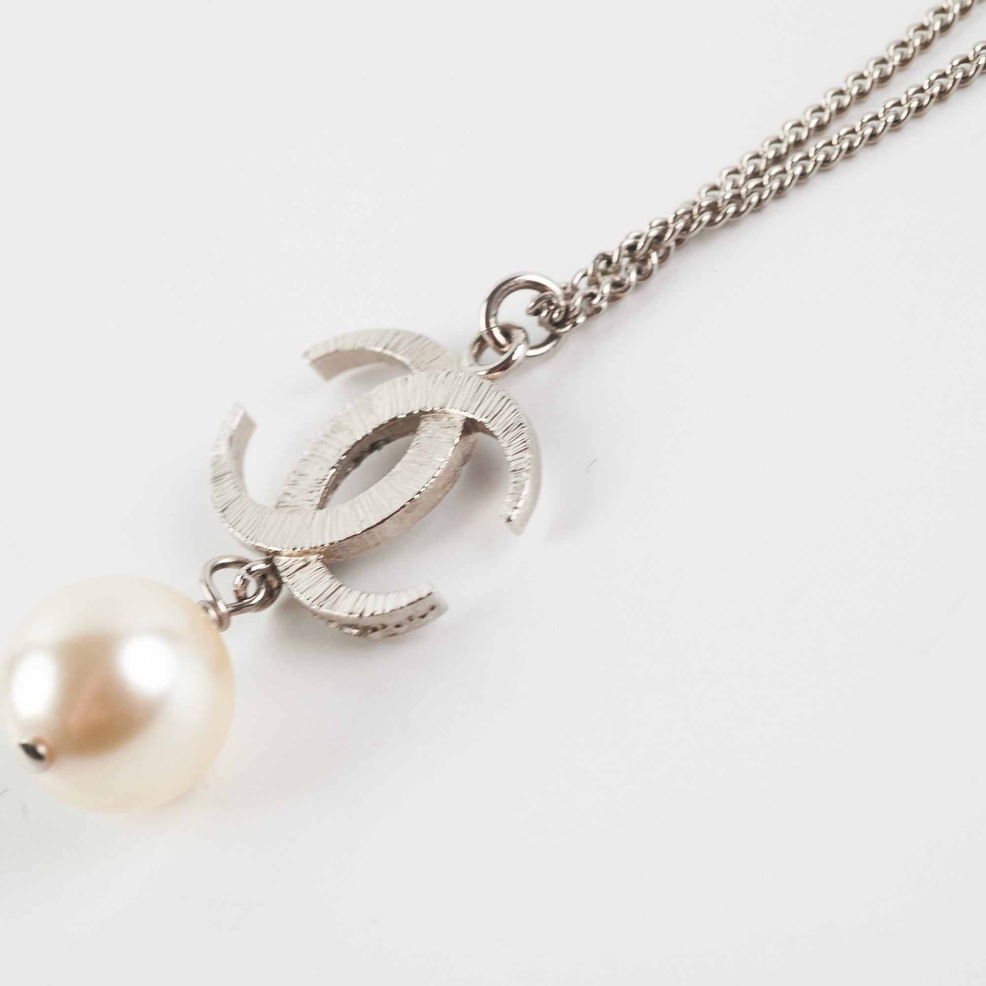 Chanel CC Necklace with Pearl - Fashion Jewelry for Women | Elegant Pearl Pendant Necklace for Party, Wedding & Evening Wear