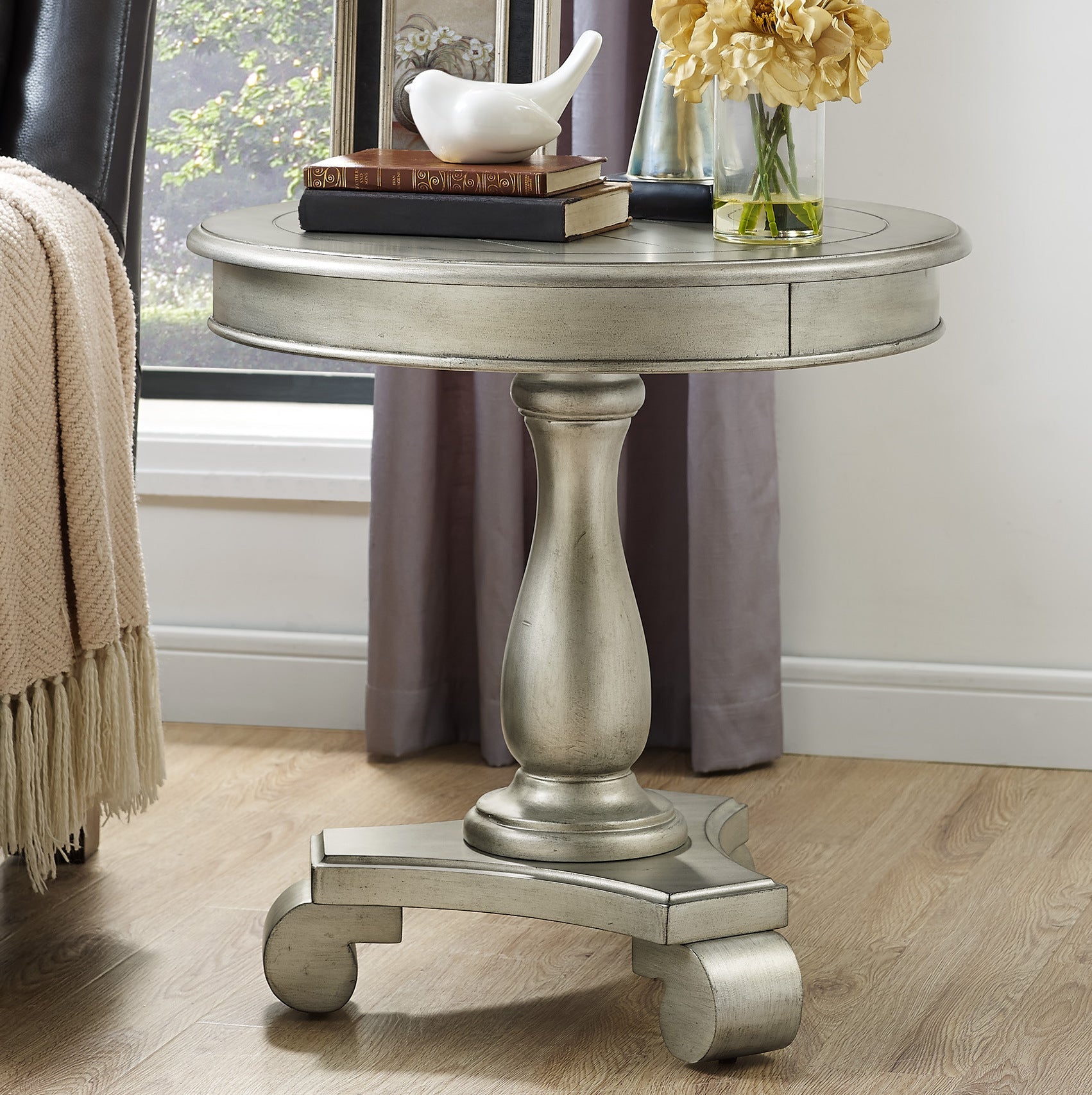 Roundhill Furniture Rene Round Wood Pedestal Side Table - Natural Wood Accent Table for Living Room, Bedroom & Patio - Perfect End Table for Coffee, Books & Decor