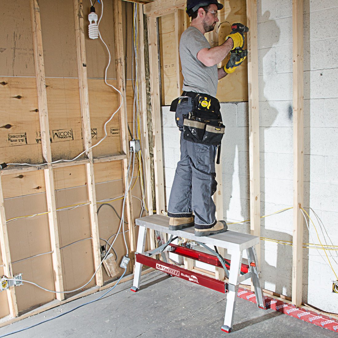 Buildman™ Adjustable Drywall Bench 18