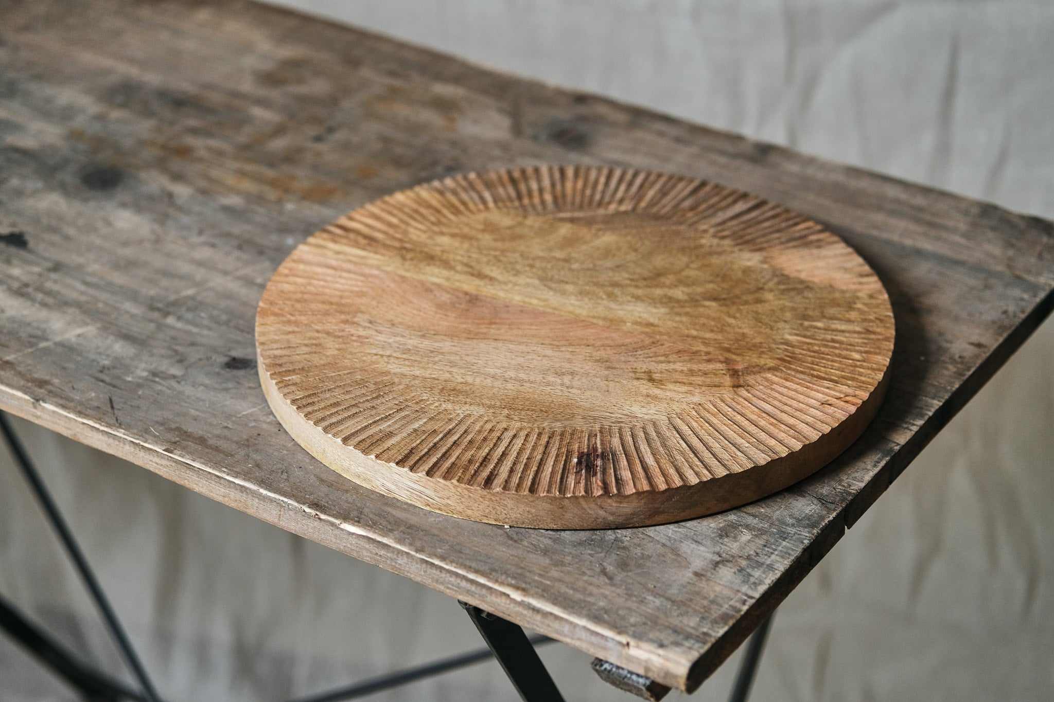 Handcrafted Etched Mango Wood Cutting Board - Durable Kitchen Chopping Block for Meat, Cheese & Vegetables - Perfect for Serving Charcuterie & Entertaining