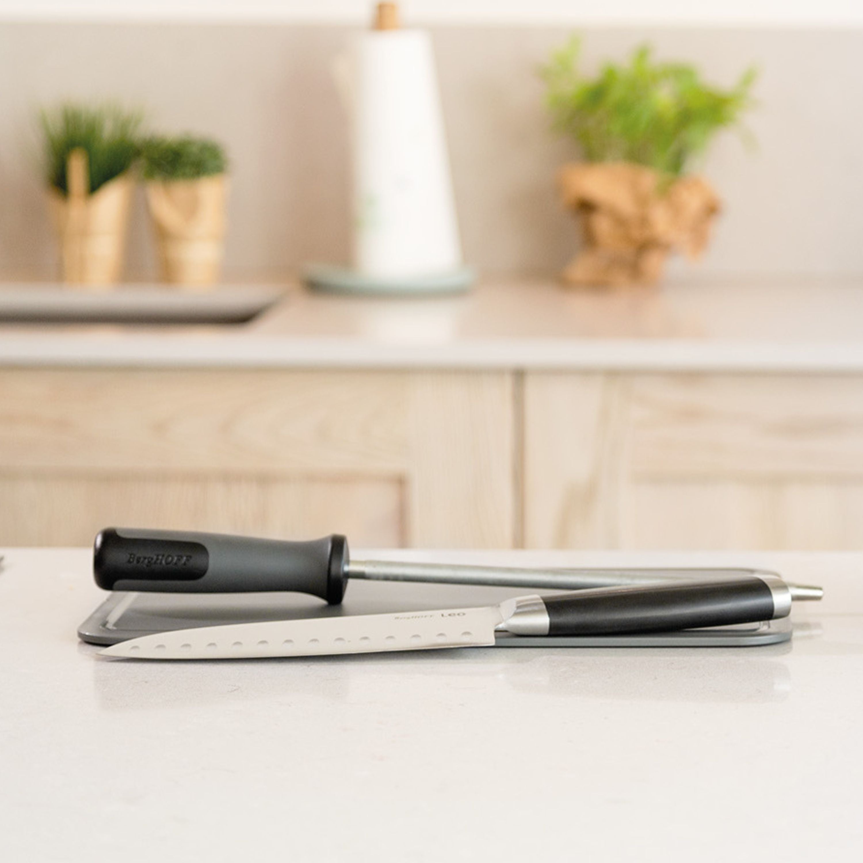 BergHOFF Leo Graphite 8-Inch Professional Stainless Steel Knife Sharpener - Perfect for Kitchen, Camping & Outdoor Cooking