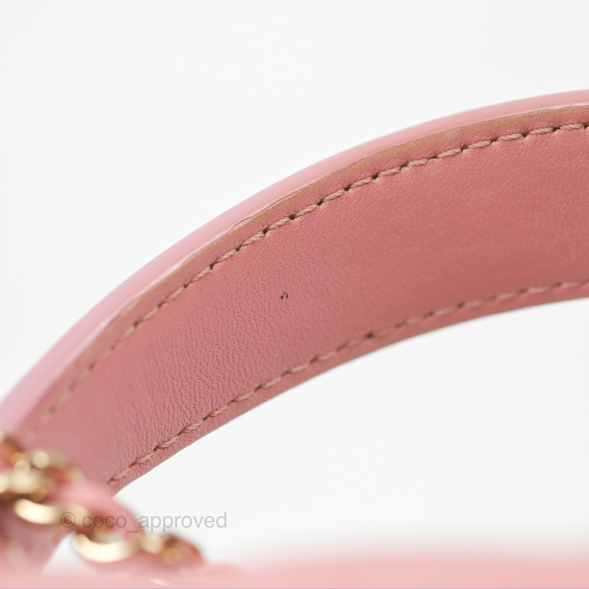 Chanel Citizen Chic Flap Bag in Pink Lambskin Leather with Gold Hardware - Perfect for Women's Luxury Everyday Use & Special Occasions