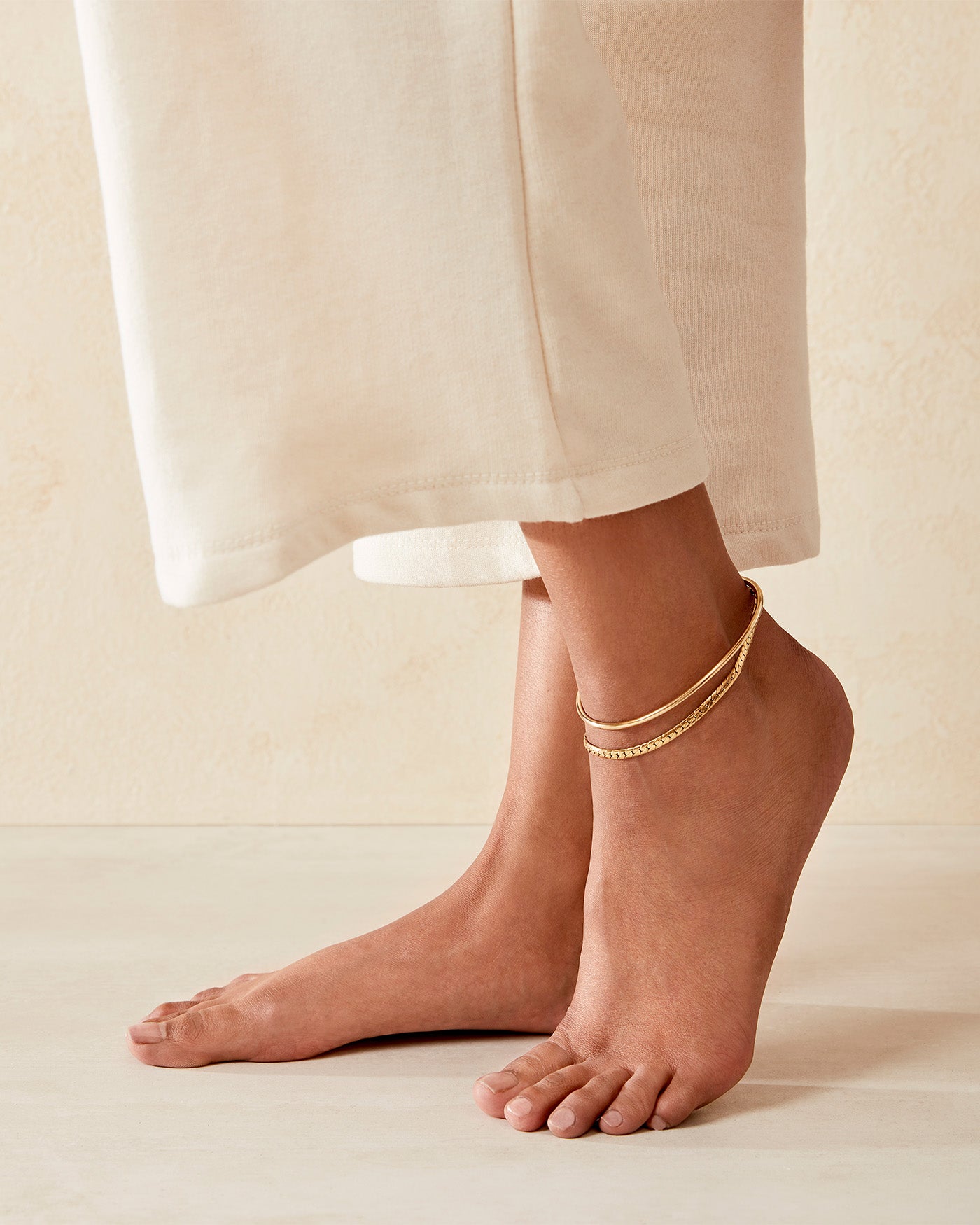 Dainty Anklet Bracelet for Women - Elegant Adjustable Ankle Chain Jewelry - Perfect for Beach, Summer, and Boho Fashion