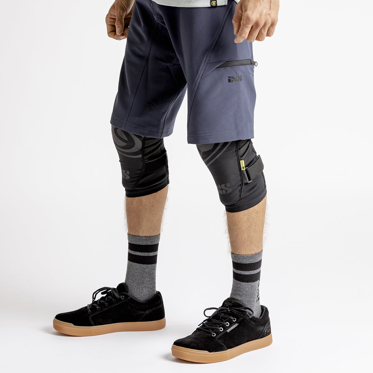 iXS Carve Evo Shorts - Men's Mountain Bike Shorts with Padded Liner, Breathable & Durable for Trail Riding & Downhill Cycling