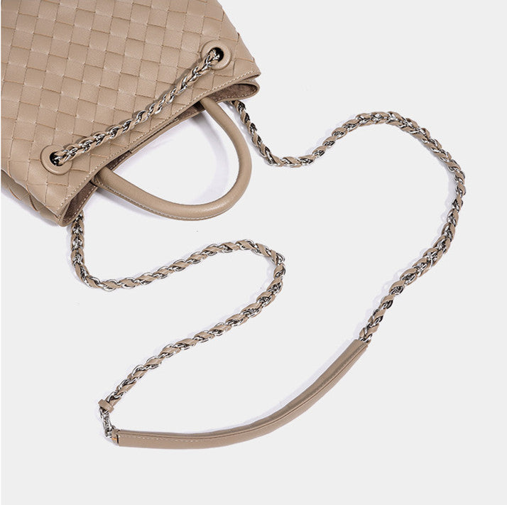 Stylish Woven Leather Crossbody Chain Bag for Women - Trendy Handbag Purse with Adjustable Strap - Perfect for Parties, Dating & Daily Use