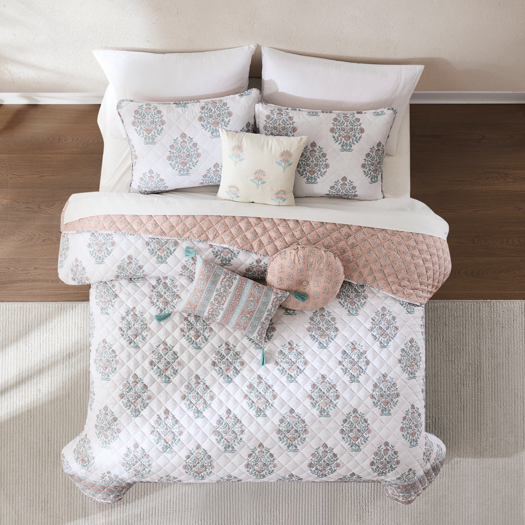 Sofia Reversible Flower Block Bouquet Quilt Set - 6 Piece Bedding Set for Queen Size Bed, Perfect for Home Decor, Guest Room & Cozy Bedroom Makeover