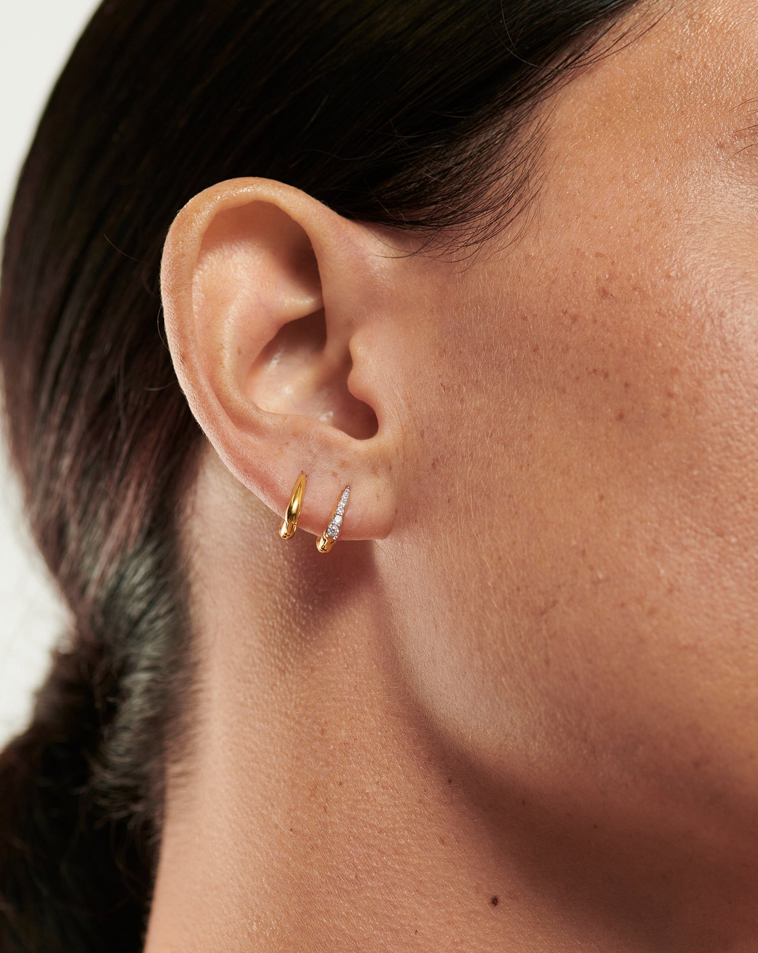 18K Gold Vermeil Claw Huggie Earrings for Women - Elegant Hoop Earrings for Everyday Wear, Parties & Special Occasions