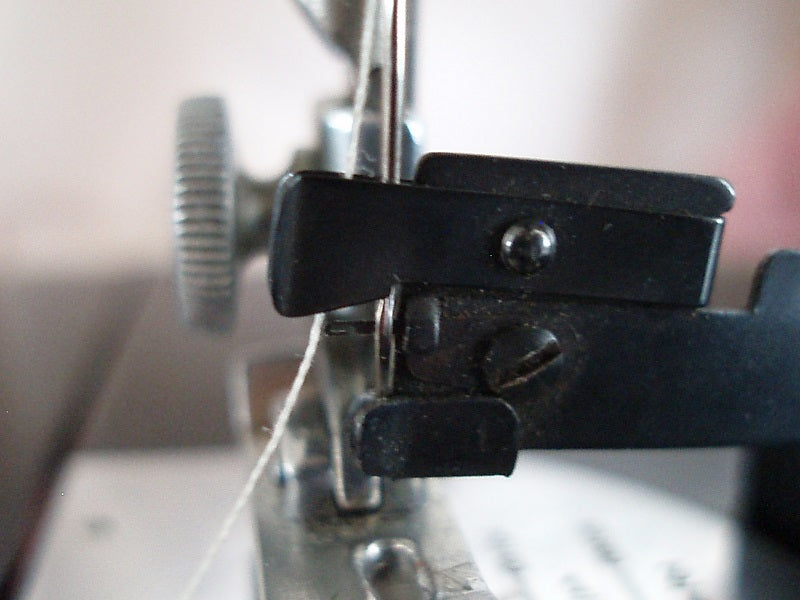 Vintage Original Singer Needle Threader - BLACKSIDE SET | Easy Sewing Tool for Hand & Machine Stitching | Perfect for Quilting, Mending & Craft Projects