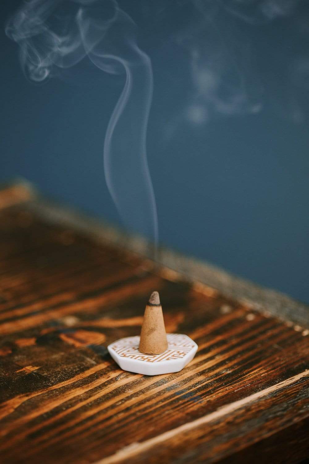 Premium Agarwood Incense Cones for Meditation & Relaxation - Natural Handmade Oud Fragrance Cones for Yoga, Aromatherapy, and Spiritual Practices