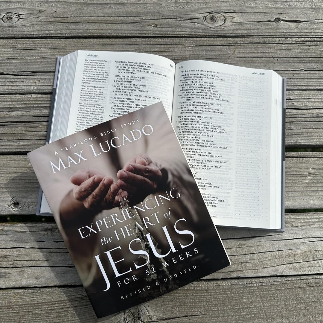 52-Week Bible Study: Experiencing the Heart of Jesus - Revised & Updated Edition (Life Lessons Bible Study) for Personal Devotion & Small Group Discussions