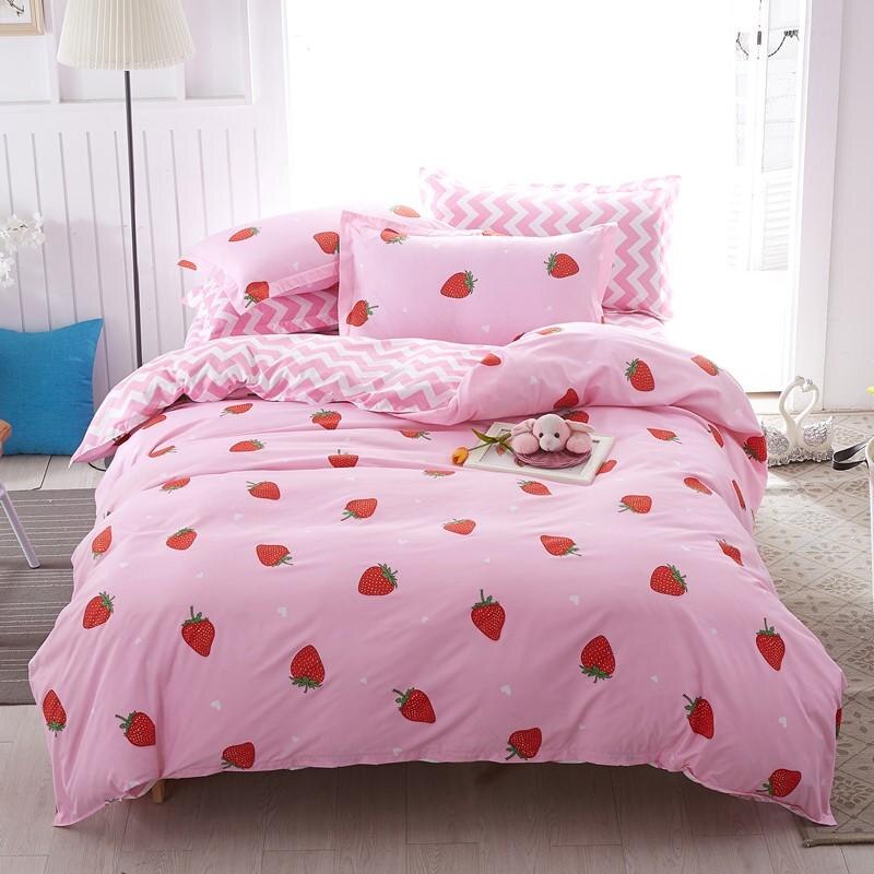 Strawberry Bedding Set Queen Size - Soft Floral Printed Duvet Cover & Pillowcases - Perfect for Girls' Room, Nursery, or Spring Home Decor