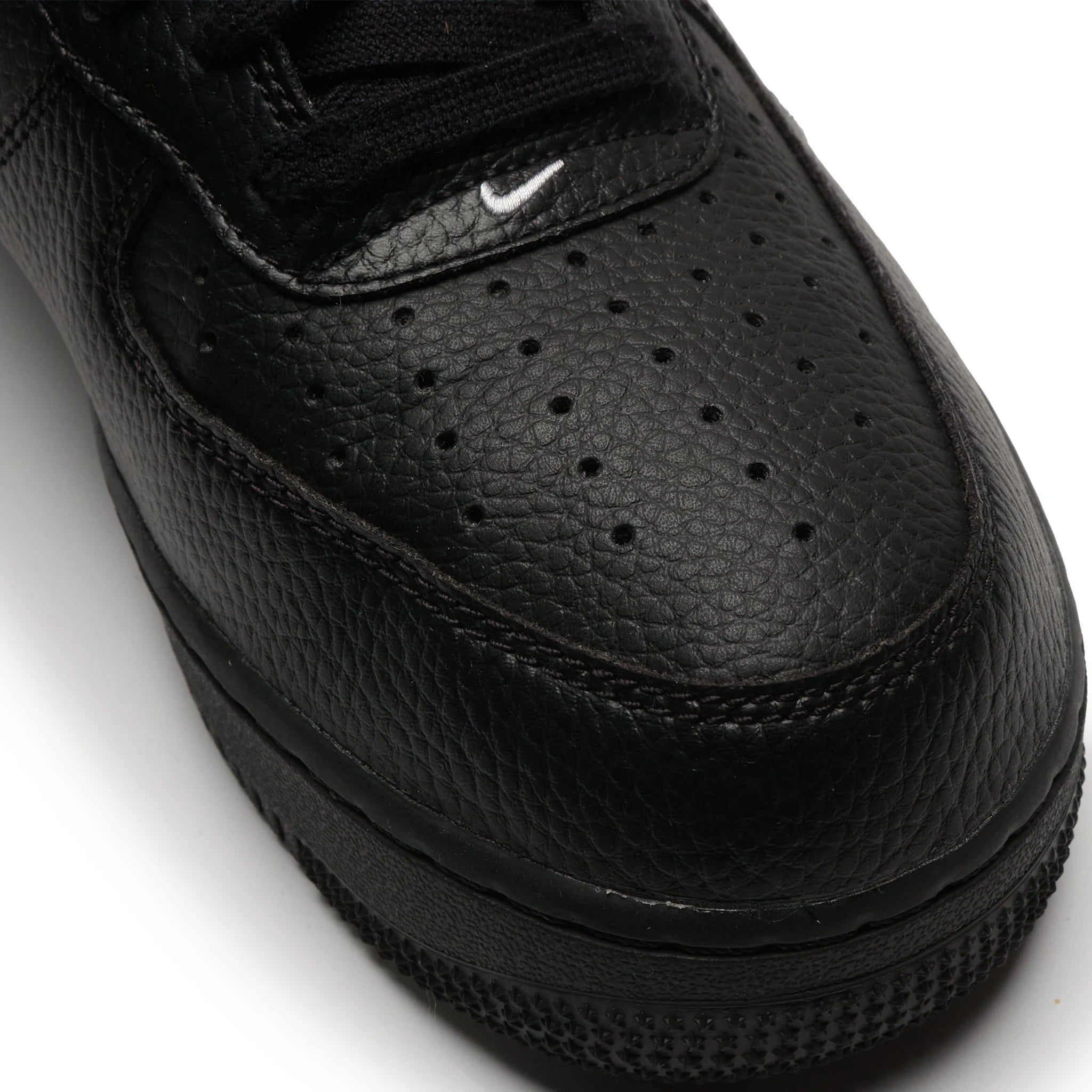 Preloved Nike Air Force 1 Low Utility Sneakers in Black & White - Perfect for Casual Wear, Street Style & Everyday Comfort