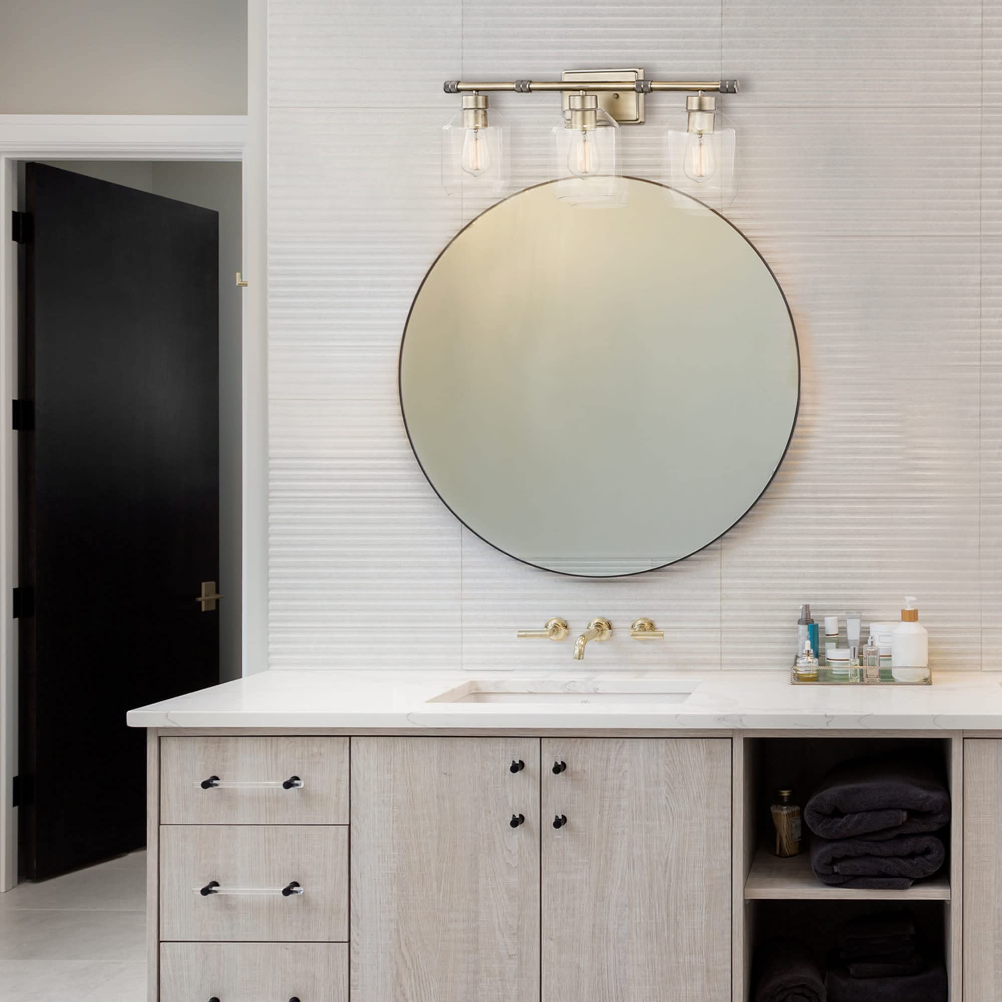 Globe Electric 51528 Middleton 5-Piece Bathroom Set - Chrome Vanity Light with Clear Glass Shades, Towel Bar, Toilet Paper Holder, Towel Ring & Robe Hook - Perfect for Modern Bathroom Decor & Home Renovation