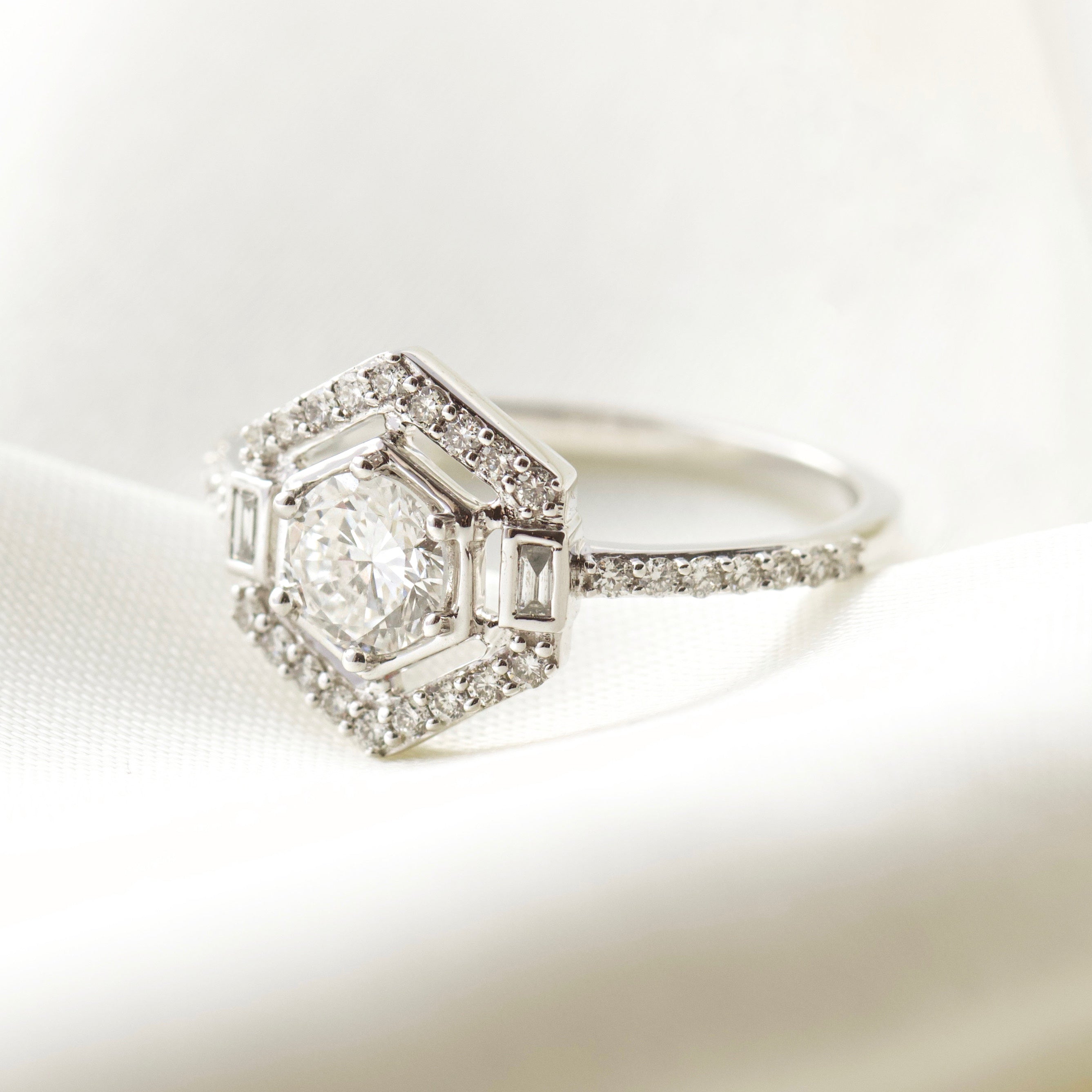 Lab Grown Diamond Ring for Women - UK Size N - Elegant Engagement & Wedding Jewelry for Special Occasions