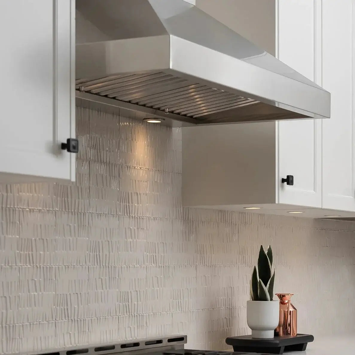 VICTORY Twister 750 CFM Stainless Steel Wall Mount Range Hood - Powerful Kitchen Ventilation for Cooking, Grilling & Smoke Removal