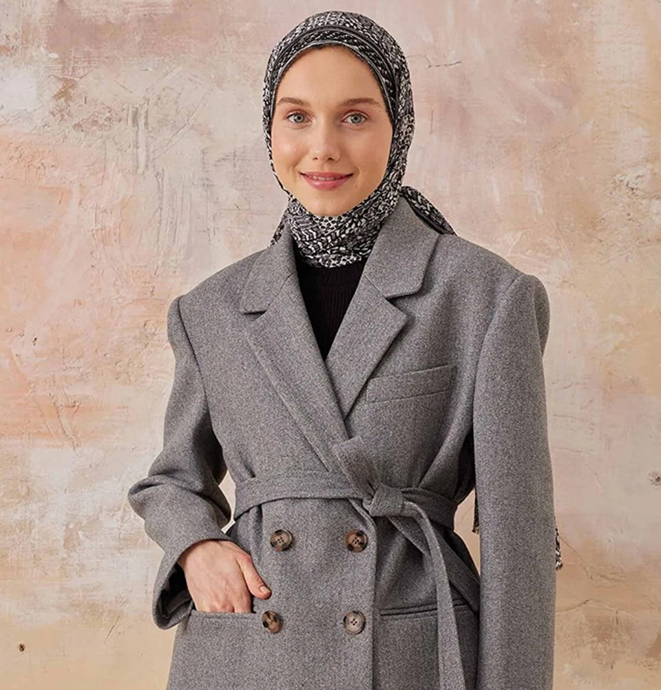 Abstract Crinkle Cotton Hijab Shawl - Black | Modest Fashion Scarf for Women | Perfect for Daily Wear, Prayer, and Special Occasions