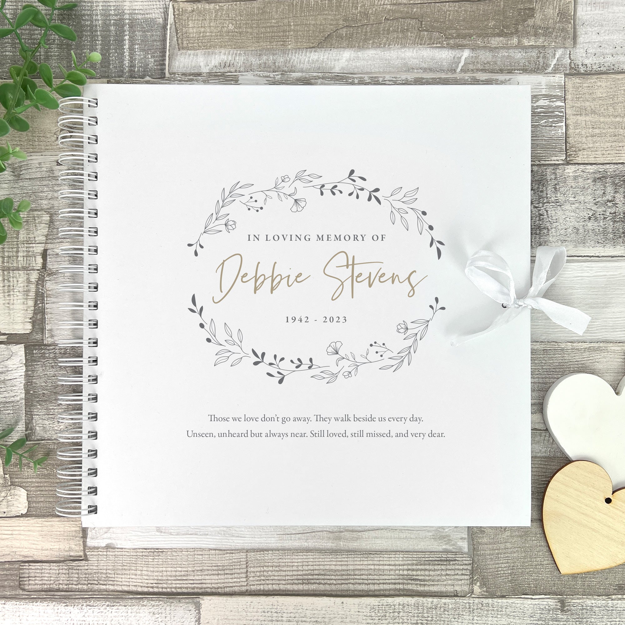 Personalized Memorial Wreath Memory Book - Condolence Guest Book for Funeral Services, Celebration of Life Events & Sympathy Gatherings - Custom Keepsake for Loved Ones