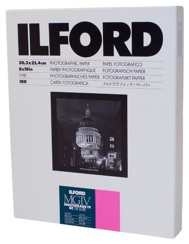 Ilford Multigrade IV RC Deluxe Resin Coated VC Photo Paper, 8x10 Inches, 100 Sheets (Glossy Finish) - Premium Black & White Printing for Darkroom Enthusiasts & Professional Photographers