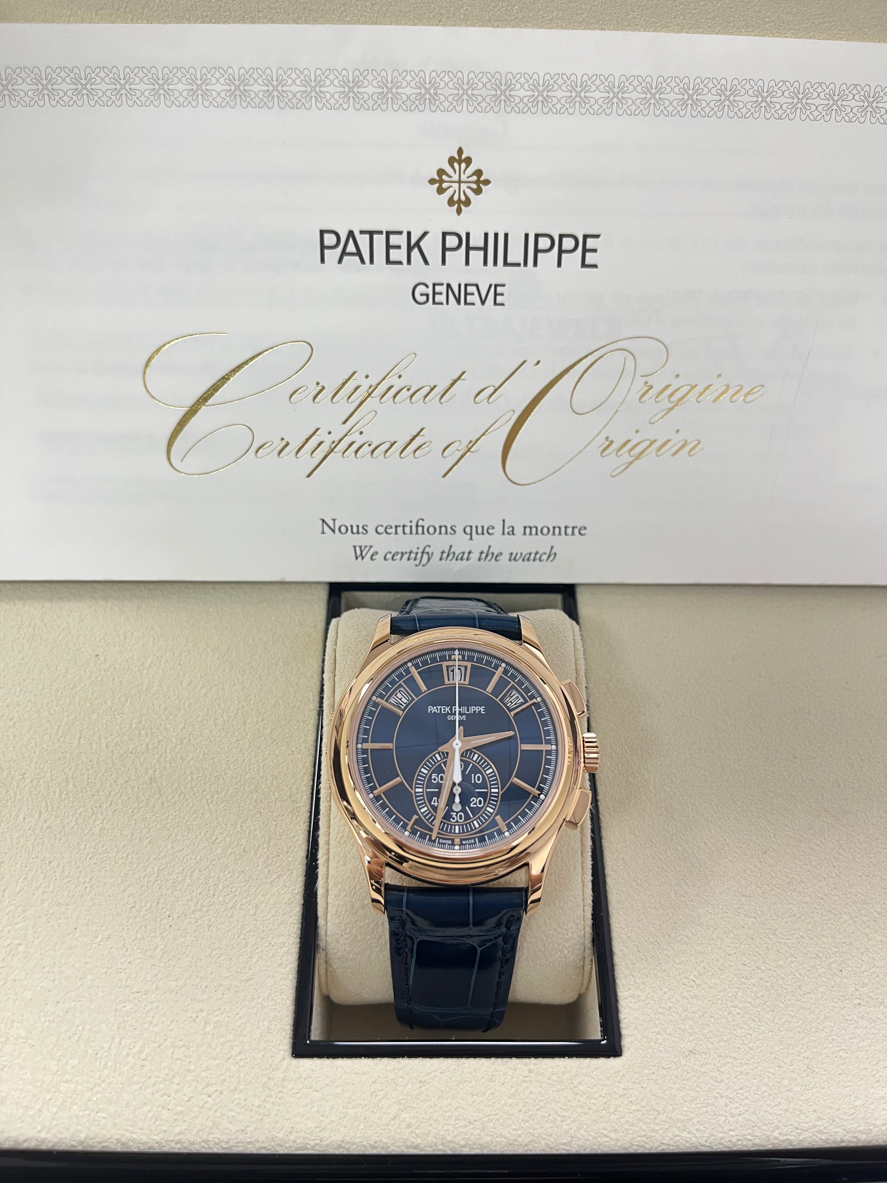 Patek Philippe Annual Calendar Chronograph 5905R-010 Men's Watch - Luxury Rose Gold Blue Dial Automatic Watch for Business & Formal Occasions