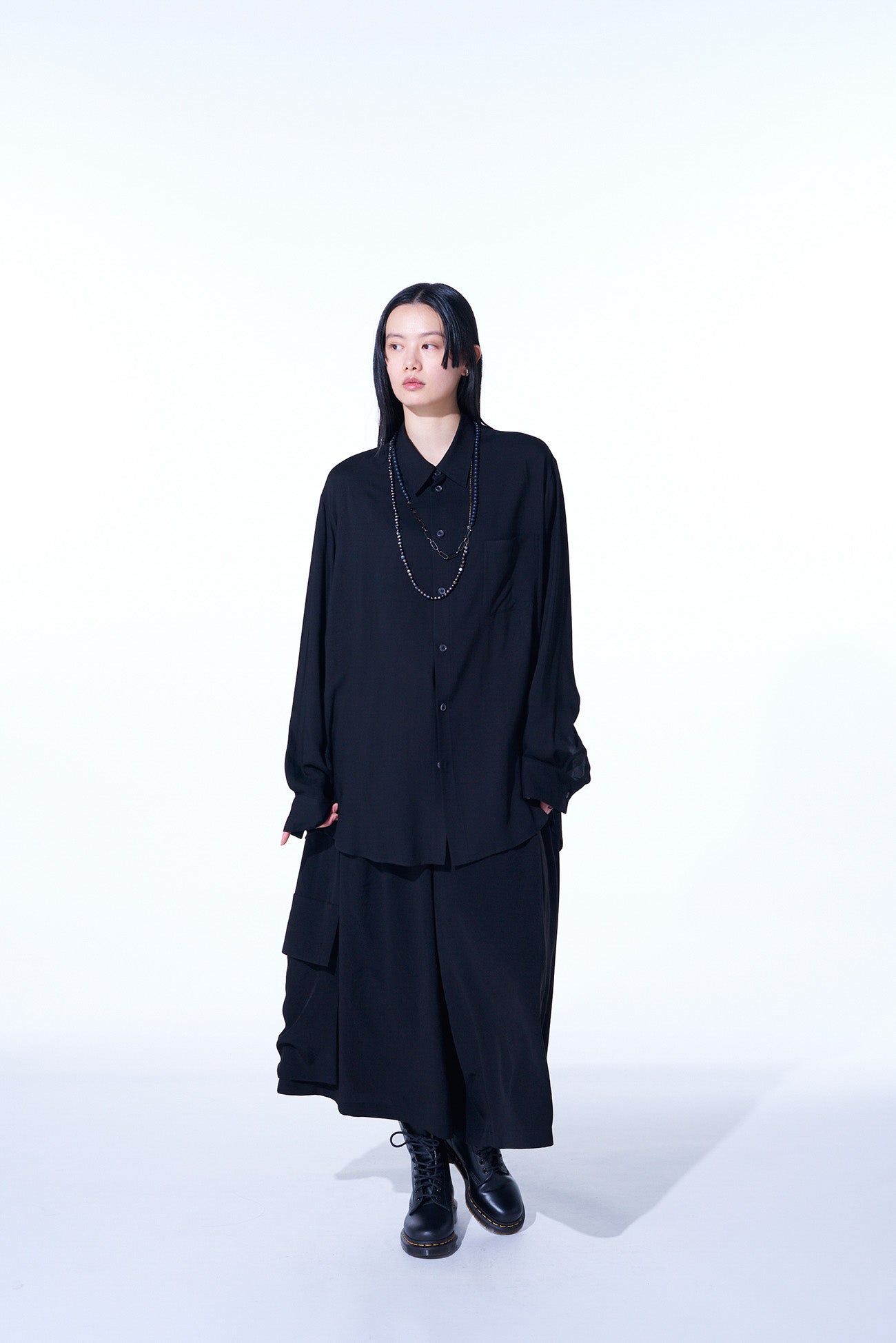 Stylish Crepe de Chine Cropped Wide Pants with Gusseted Flap Pockets - Comfortable & Trendy Women's Trousers for Work, Travel & Casual Outfits