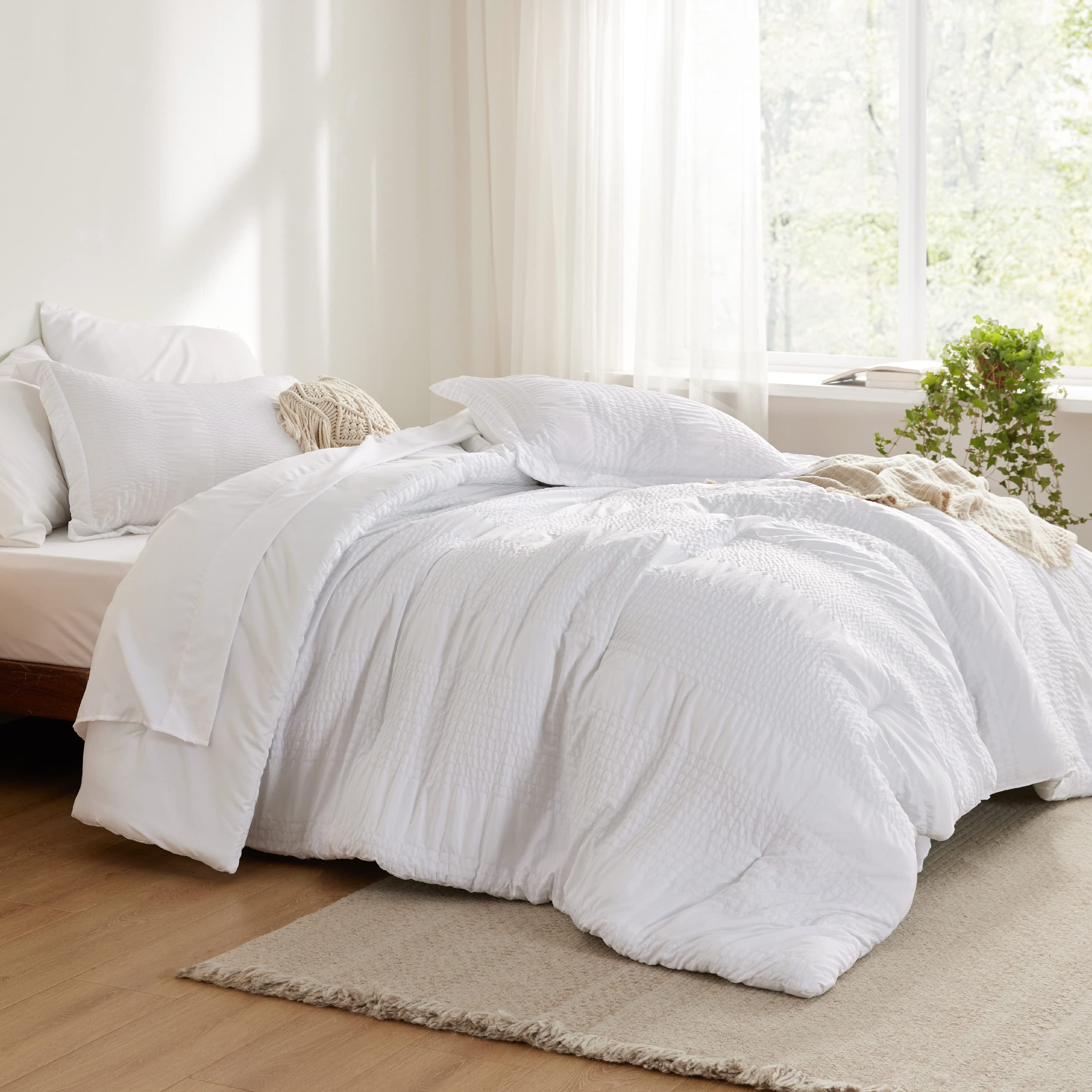 Bedsure White Queen Comforter Set - 7 Piece Striped Seersucker Bedding Set with Soft Lightweight Down Alternative Comforter | Bed in a Bag | Perfect for Guest Rooms, Dormitories & Cozy Home Decor