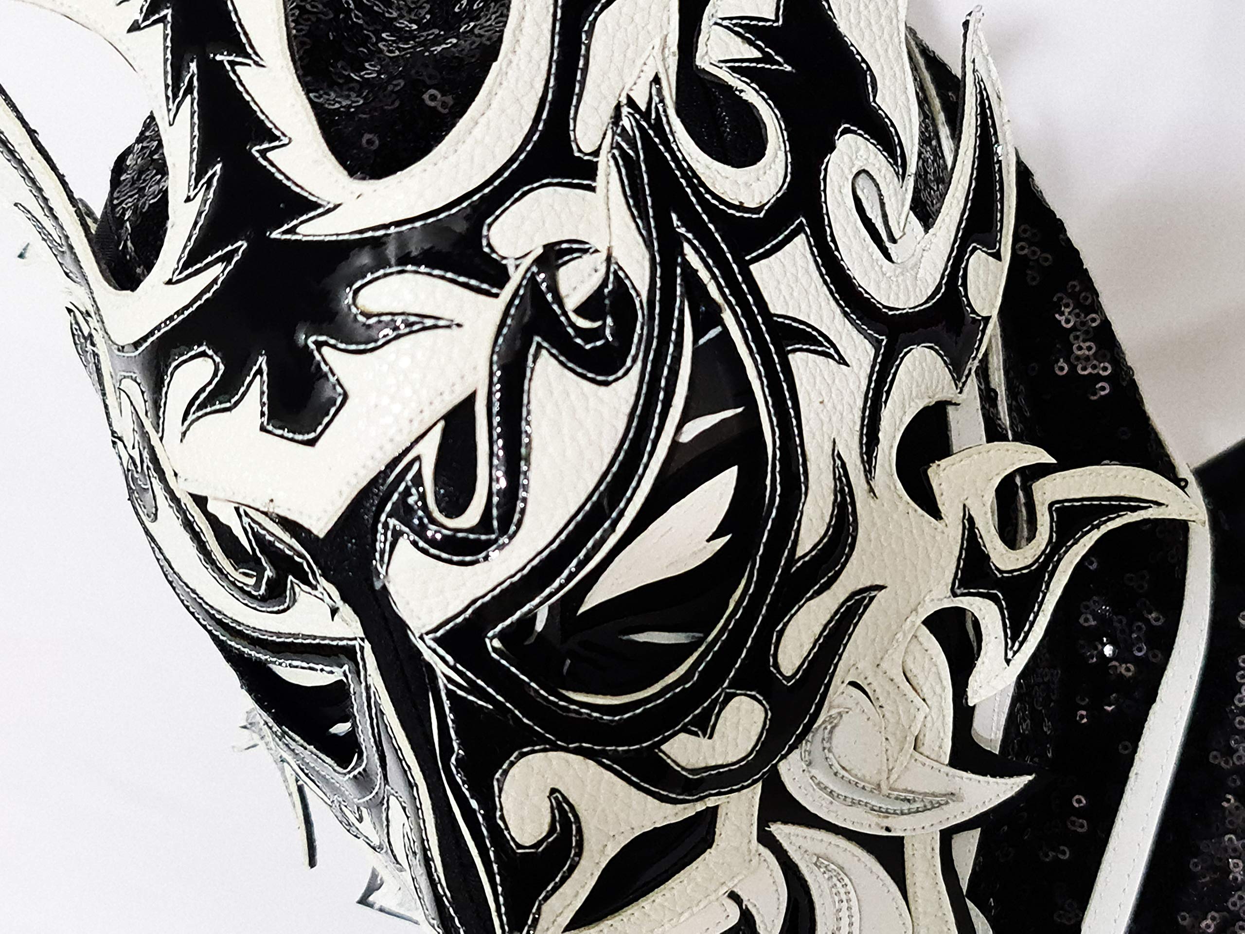 White Samurai Wrestling Mask - Luchador Costume for Wrestlers & Lucha Libre - Authentic Mexican Wrestling Gear for Cosplay, Halloween & Professional Matches