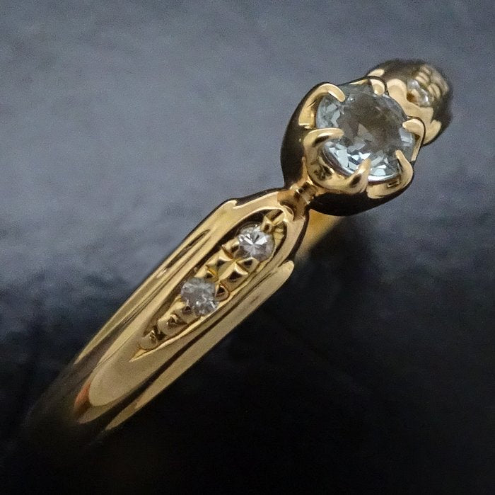 4℃ Aquamarine Diamond Ring in 18K Yellow Gold - Elegant Jewelry for Weddings, Anniversaries & Special Occasions