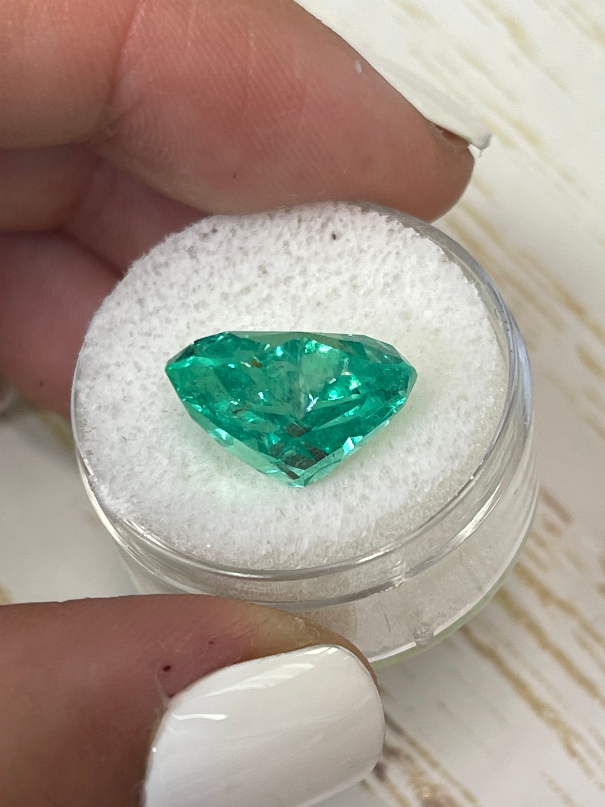 9.86 Carat 13x15mm Yellowish Green Natural Loose Colombian Emerald Heart Cut Gemstone for Jewelry Making, Engagement Rings & Luxury Gifts
