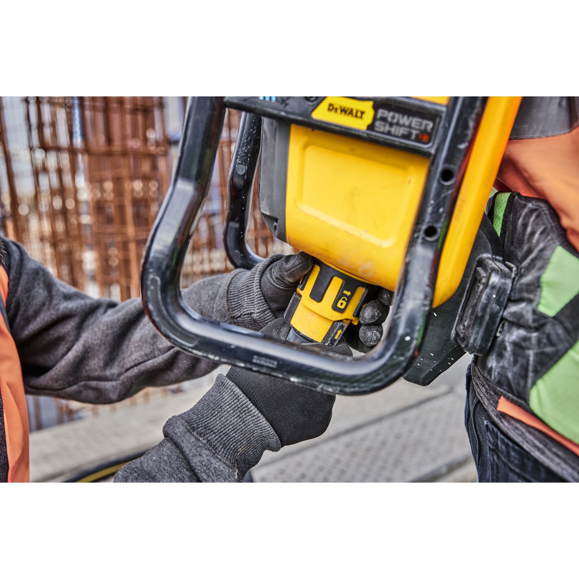 DEWALT DCPS310AG2 PowerShift Backpack Vibrator Kit - Professional Concrete Vibrator for Construction, DIY Projects & Home Renovation