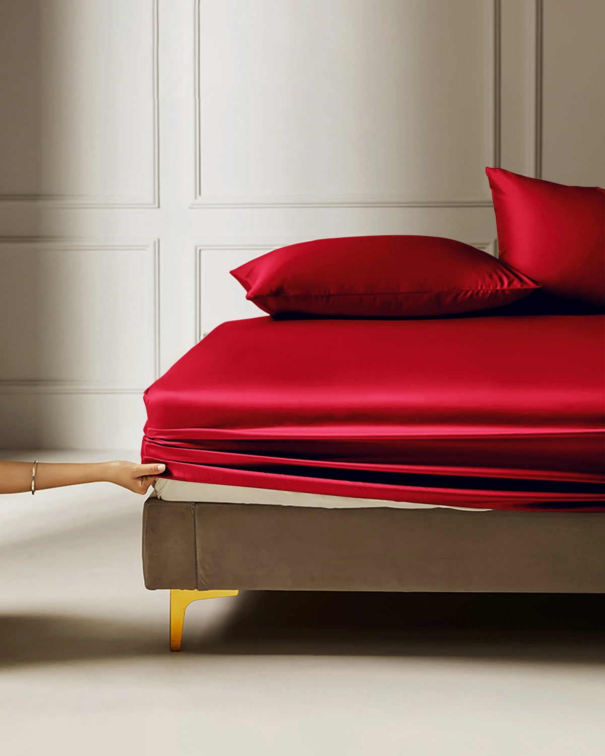 25 Momme 3-Piece Silk Fitted Sheet Set - Queen Size, Luxury 100% Mulberry Silk Bedding for Soft & Breathable Sleep - Perfect for Master Bedroom, Guest Room & Hotel Use