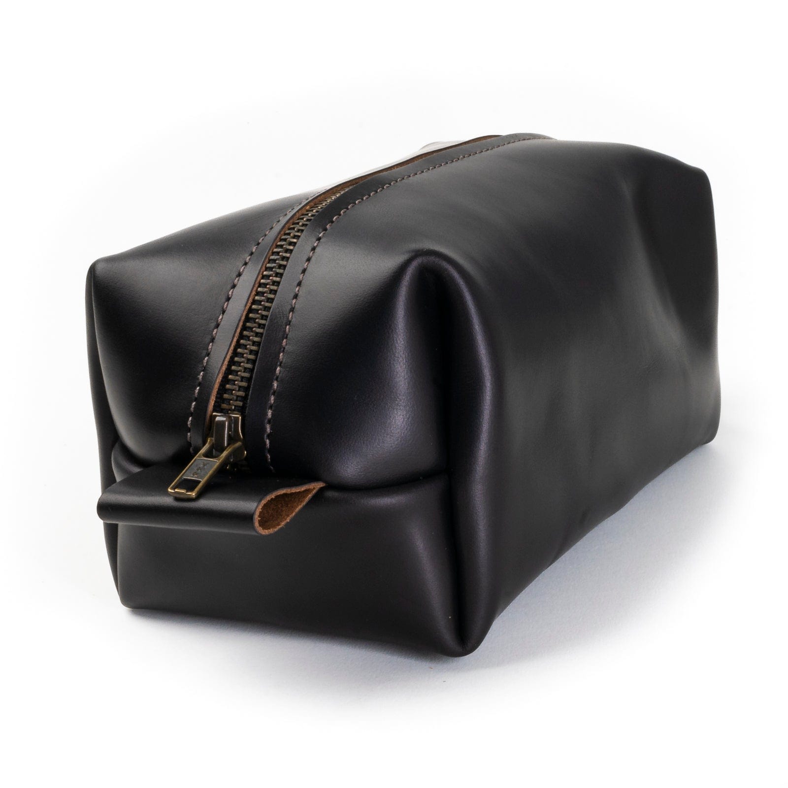 Premium Leather Toiletry Bag for Men & Women - Waterproof Travel Cosmetic Organizer - Perfect for Gym, Business Trips & Vacation Essentials