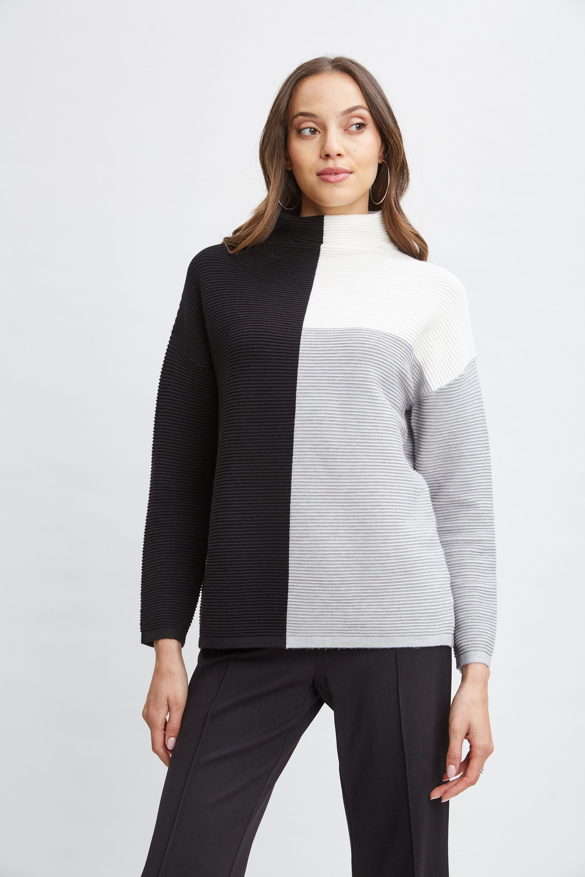 Tahari Women's Colorblock Knit Sweater - Stylish Pullover for Fall & Winter, Perfect for Office, Casual Outfits & Holiday Gatherings